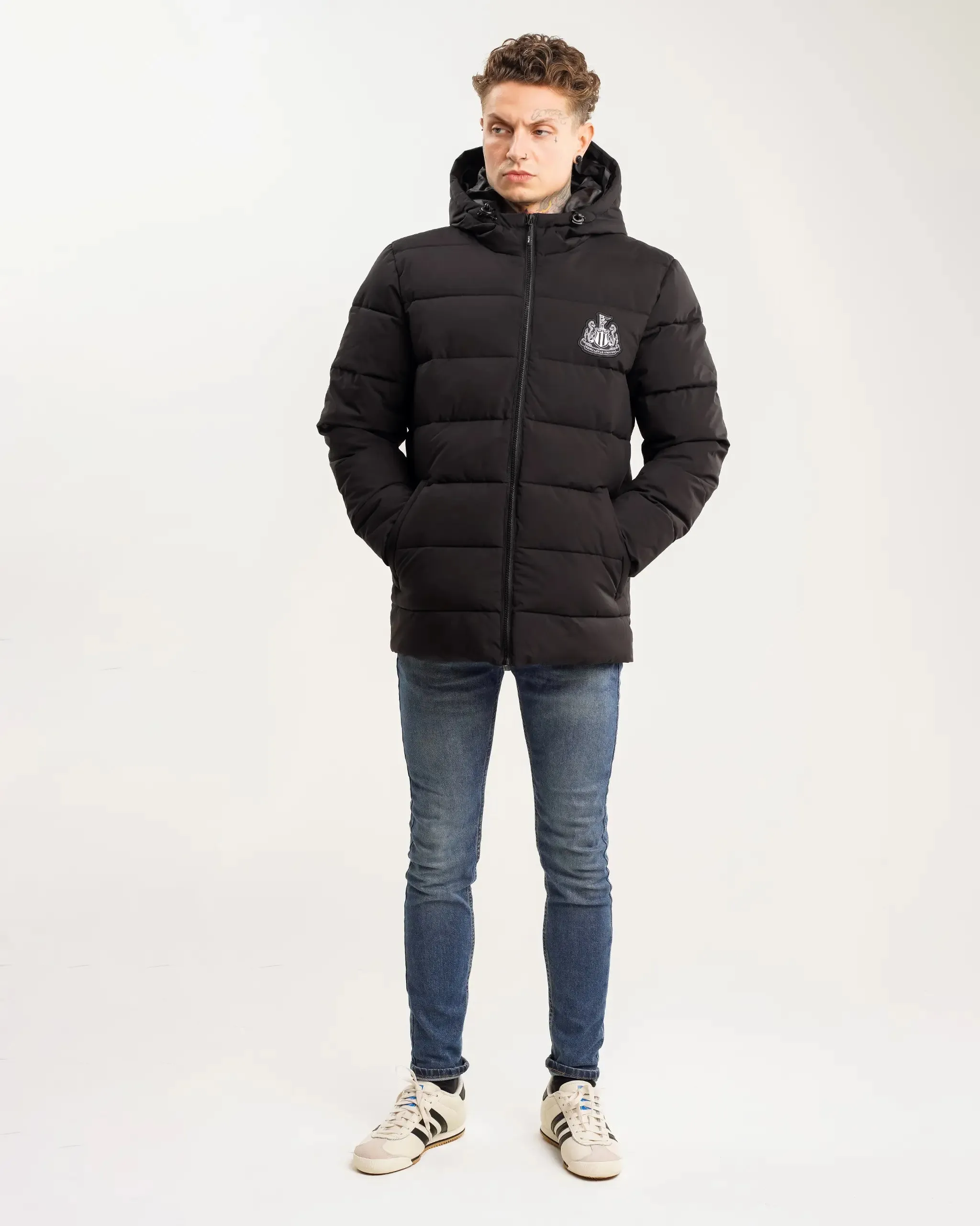 Embellished Trim Stylish Comfort Newcastle United Men's Black Short Puffer Jacket