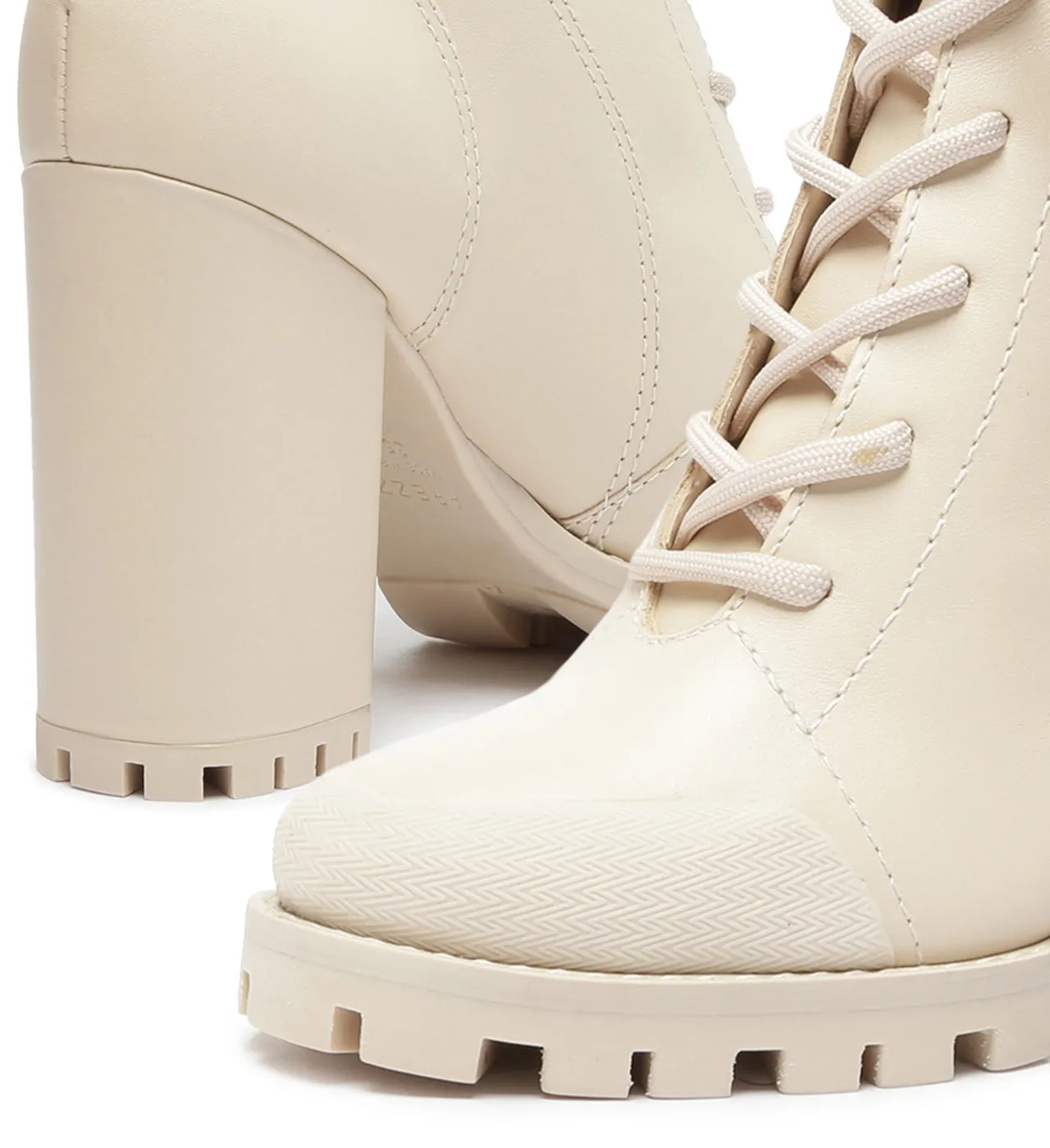 Lizza Leather Bootie Seamless Comfort Weather Resistant User