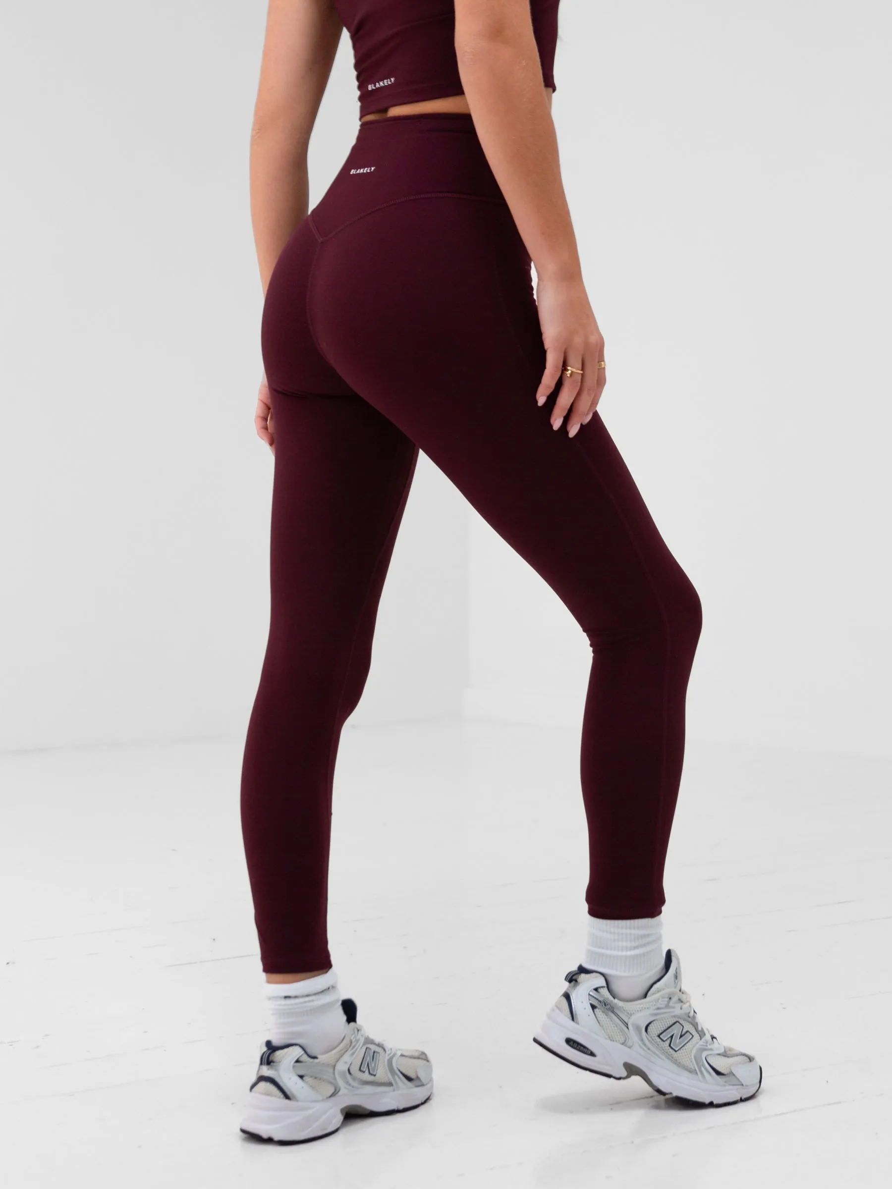 Quick Release Moisture Management Apex Pro Compression Leggings - Deep Burgundy