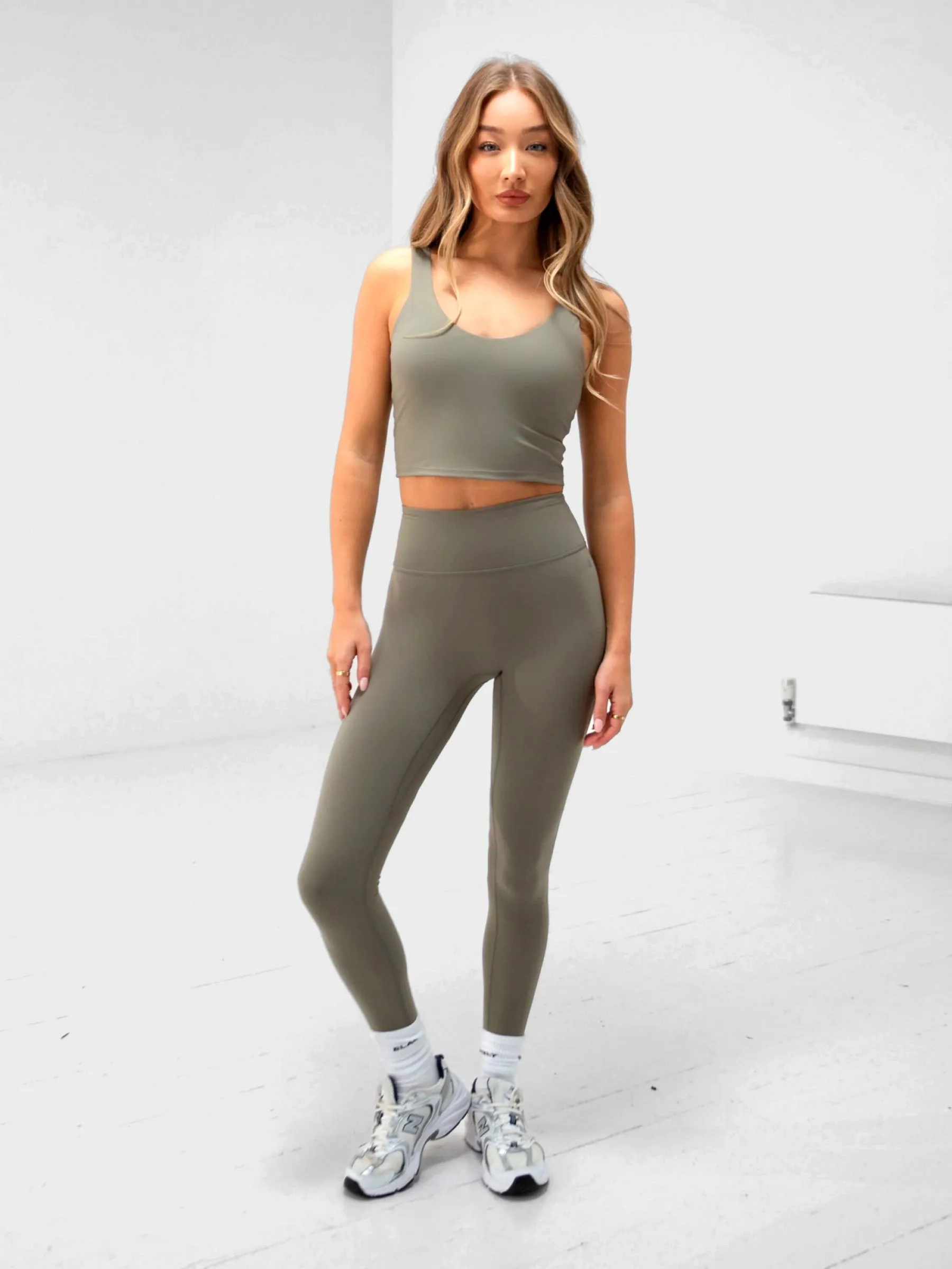 Apex Pro Compression Leggings - Safari Green Fit and Comfort