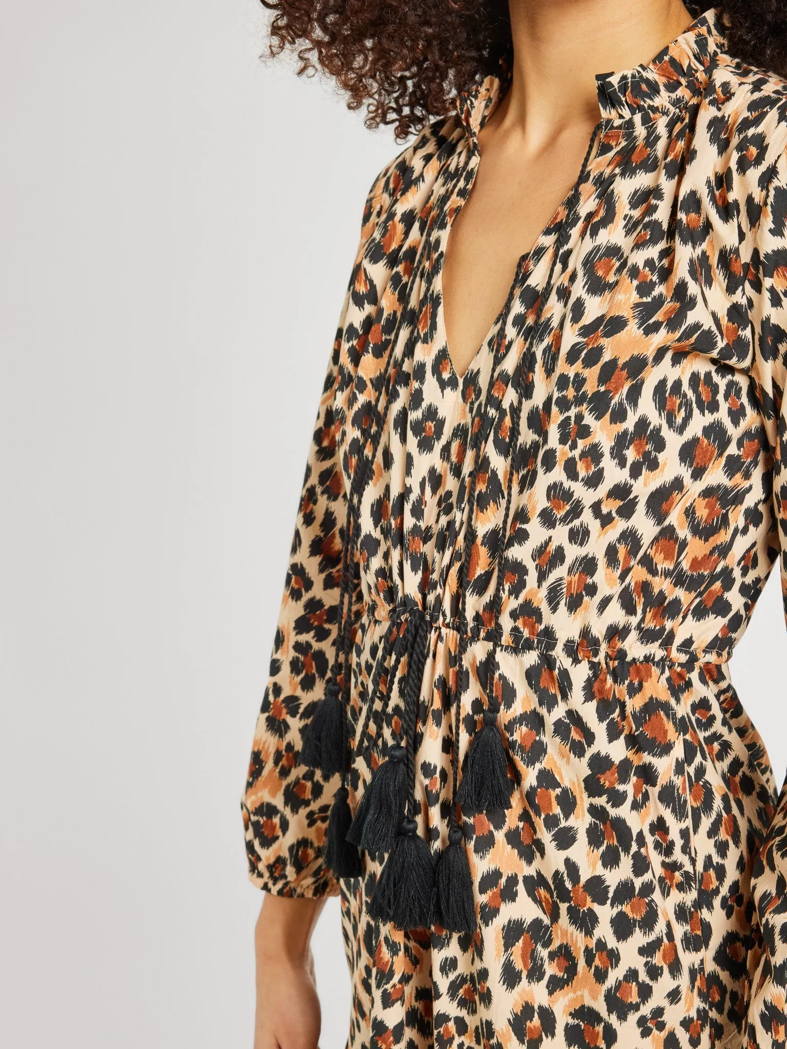 Astrid Dress in Cheetah Relaxing Style confident look