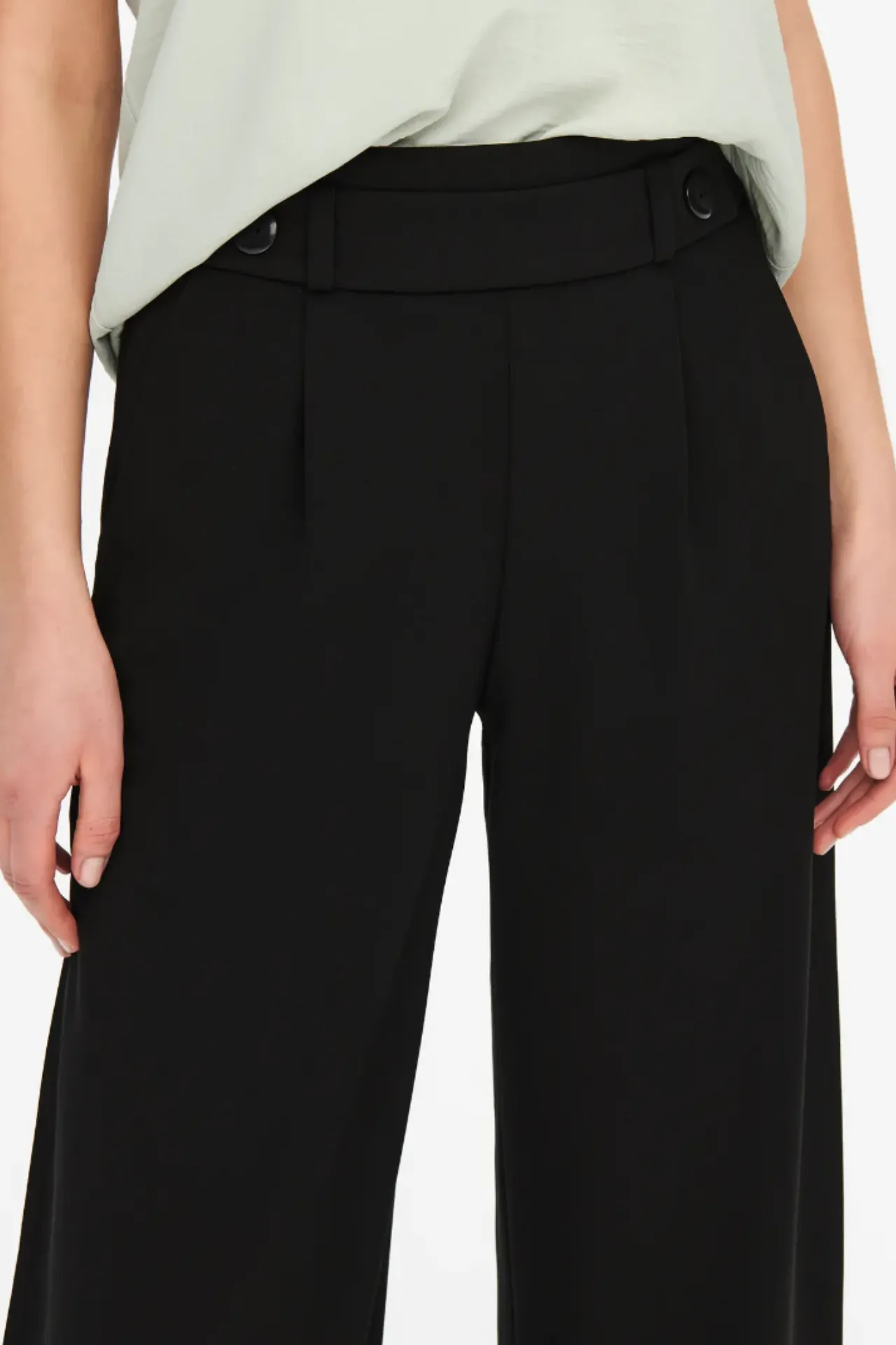 Windproof Design Black Buttoned Iris Geggo Trousers