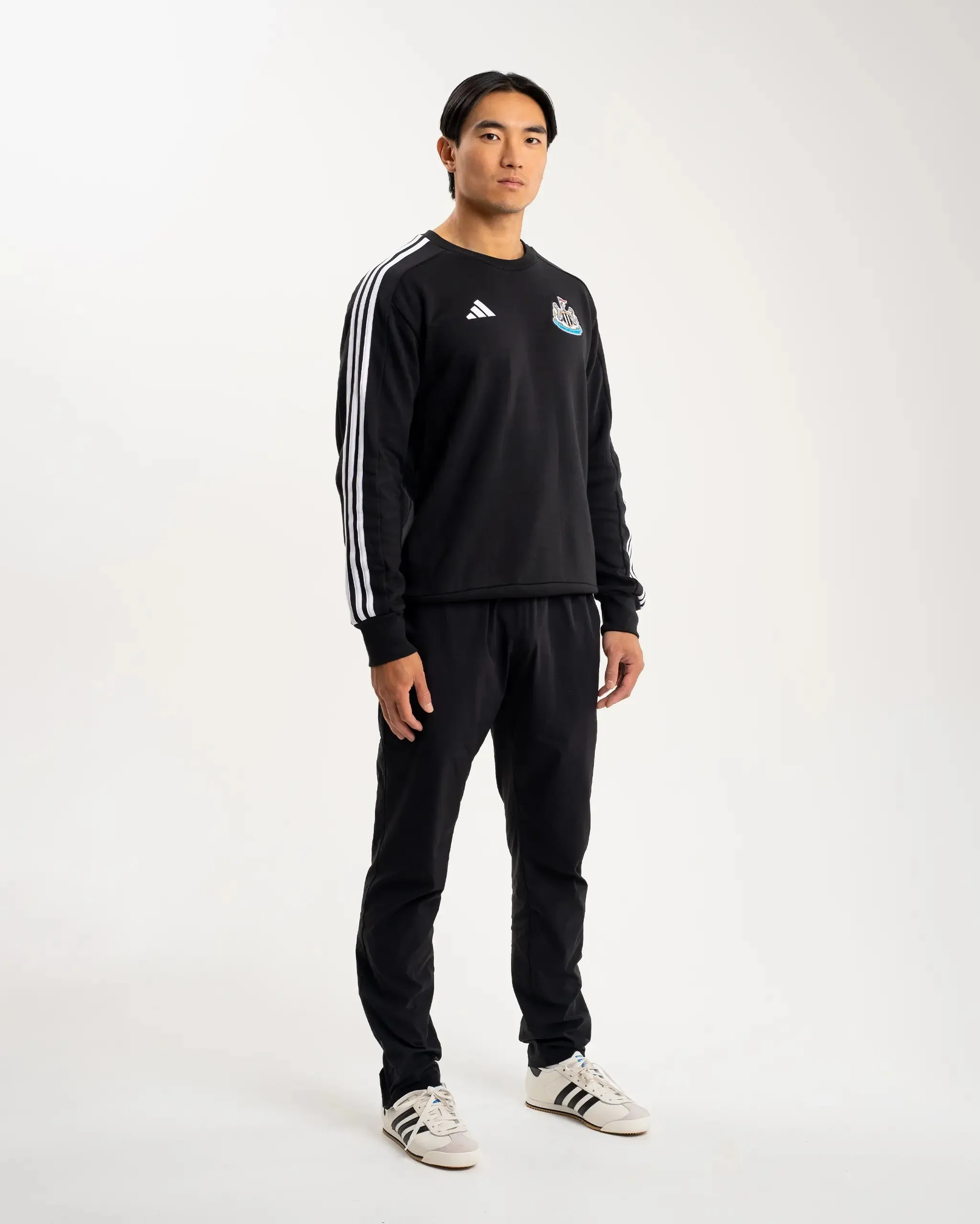 Reinforced Shoulder Seams Newcastle United adidas DNA Sweatshirt