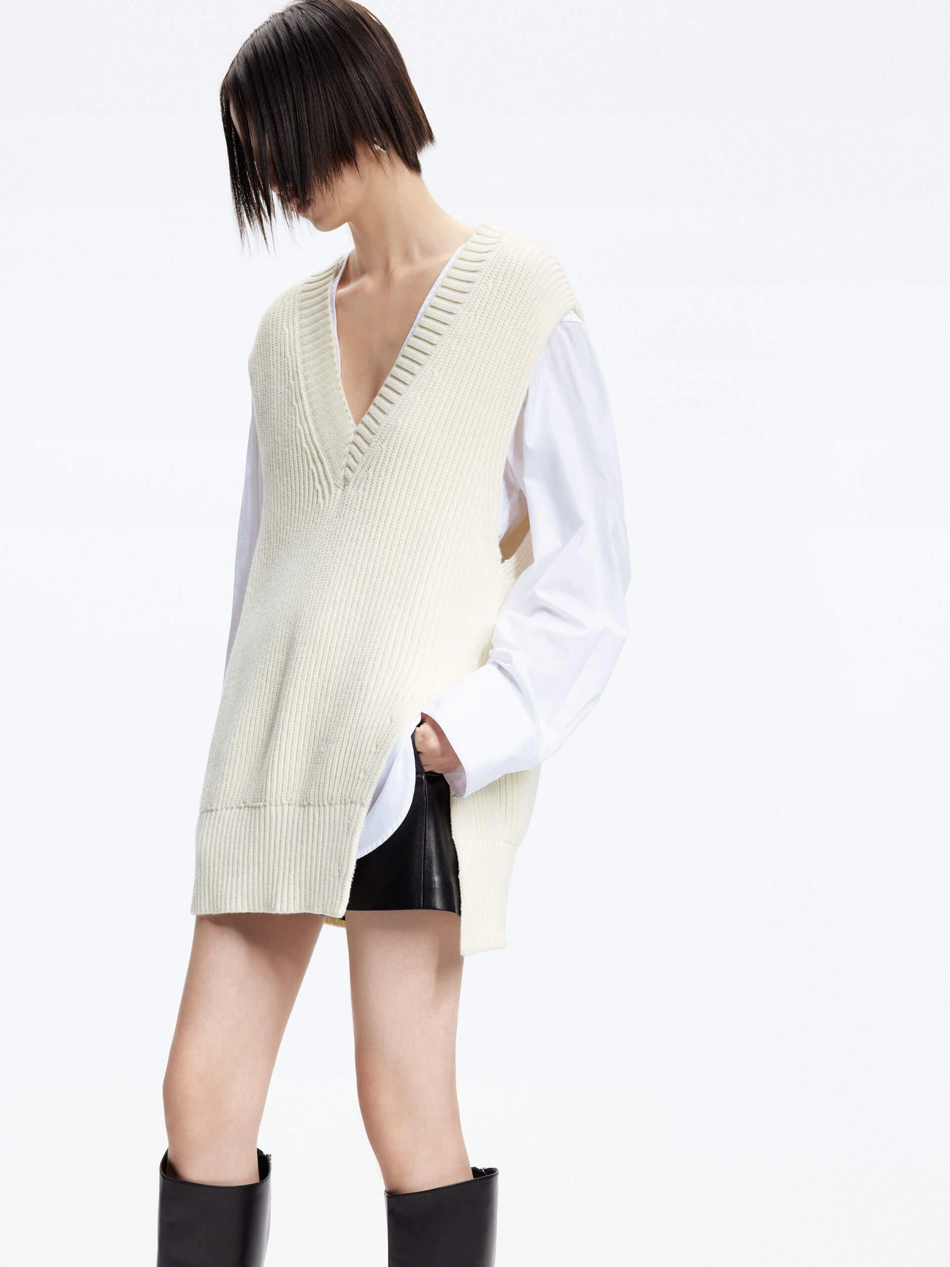Multi Directional Stretch V-neck Set Sweater