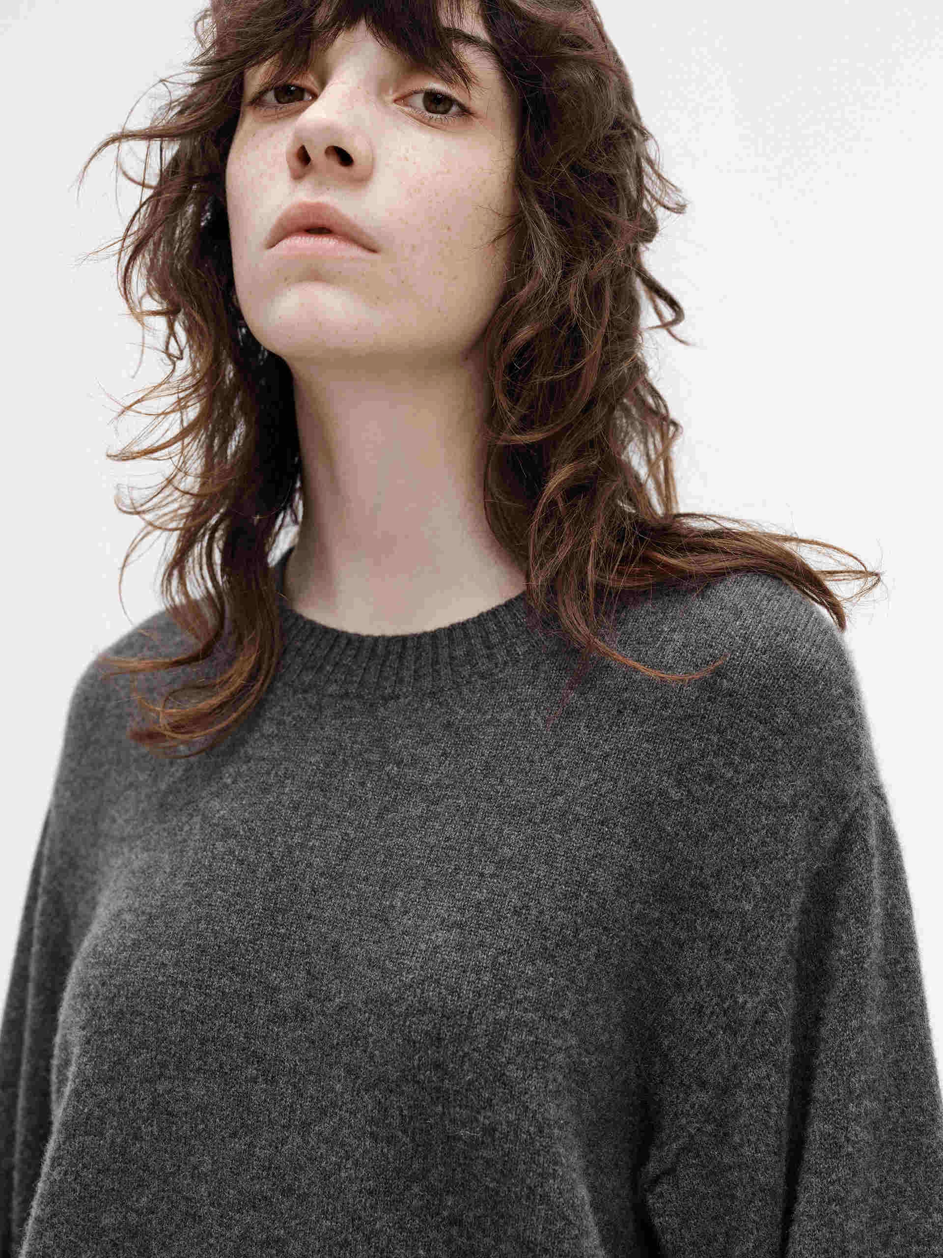 Dynamic Flex Fabric Cashmere Knitted Sweater