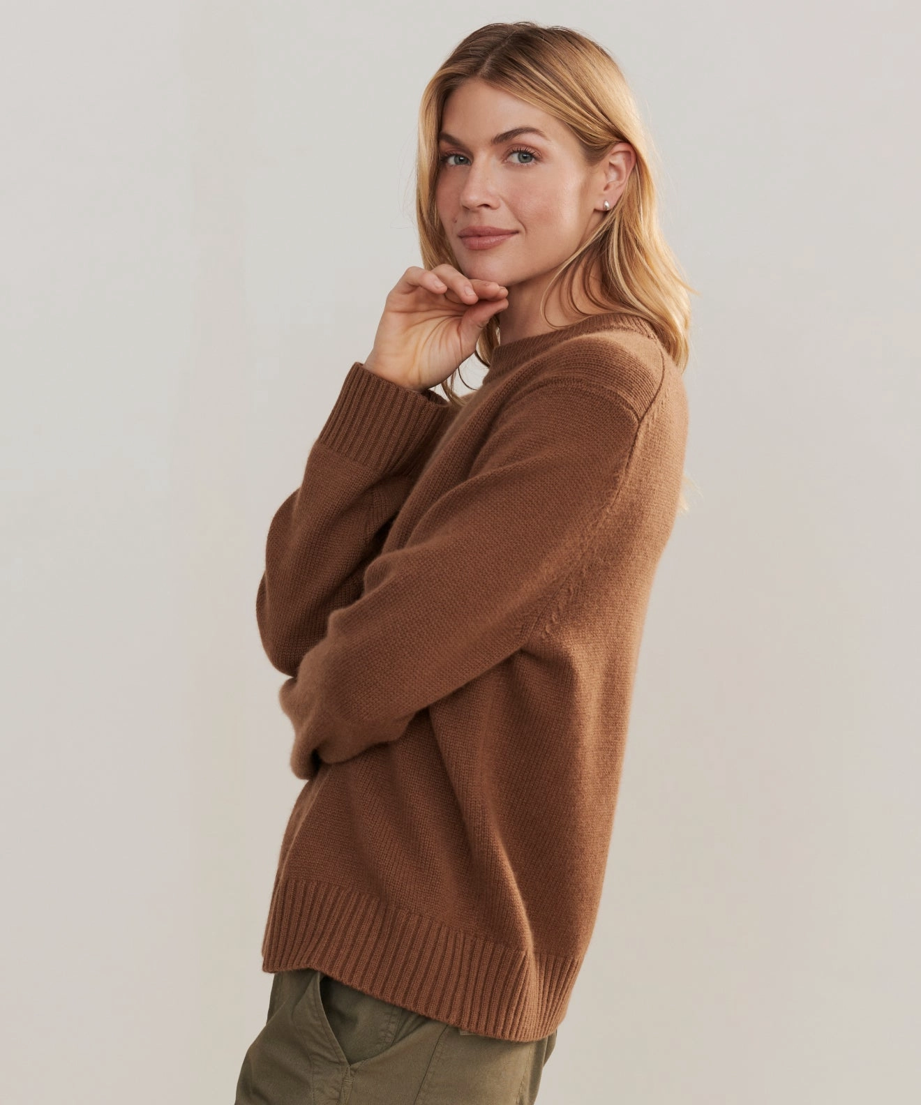 Cashmere Oversized Crewneck Ergonomic Sleeve Design Sleek Performance Fit