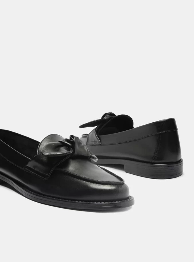 Cassidy Leather Loafer Sturdy Flexible Cushion