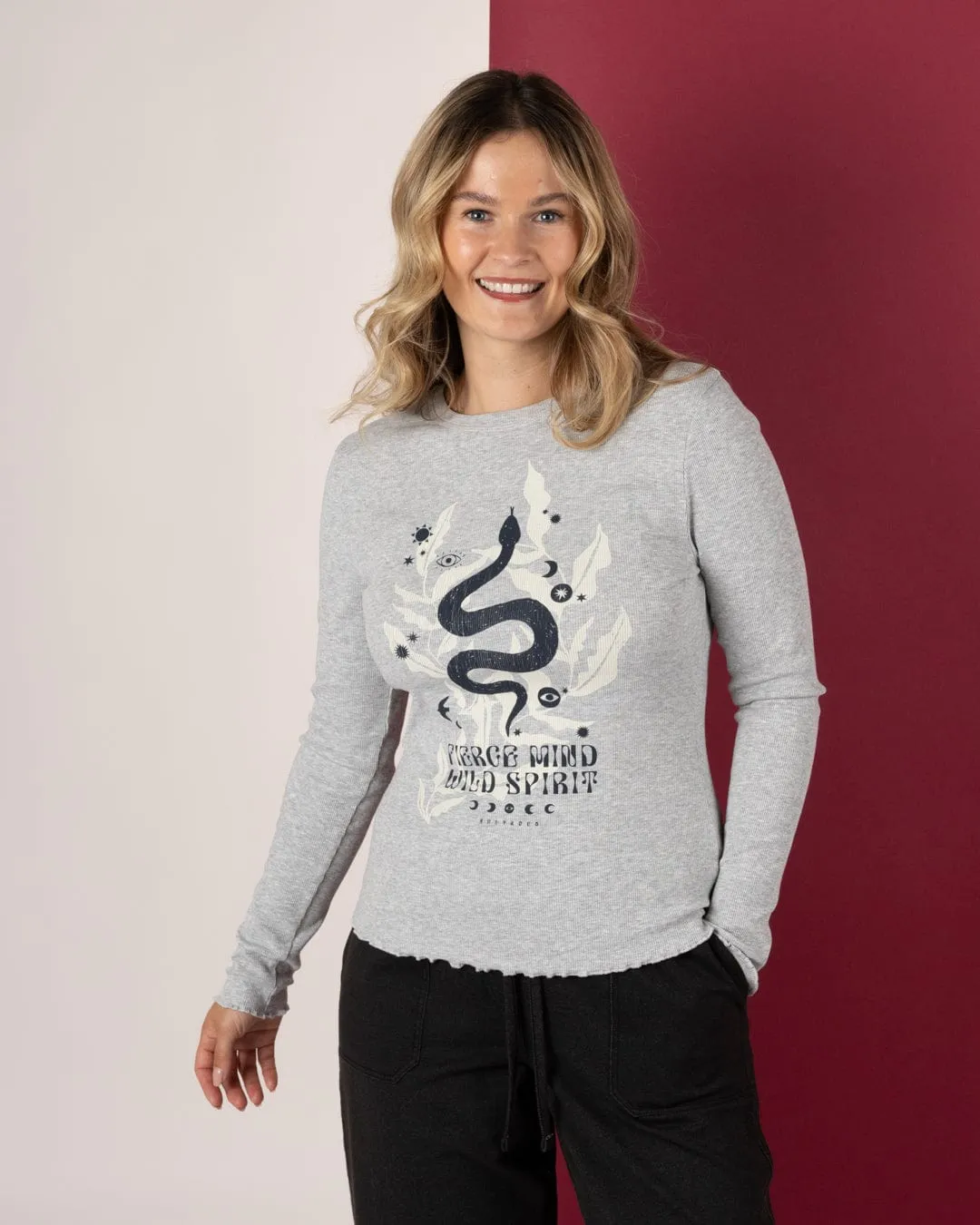 Versatile Fashion Charmer -Womens Long Sleeve T-Shirt - Grey