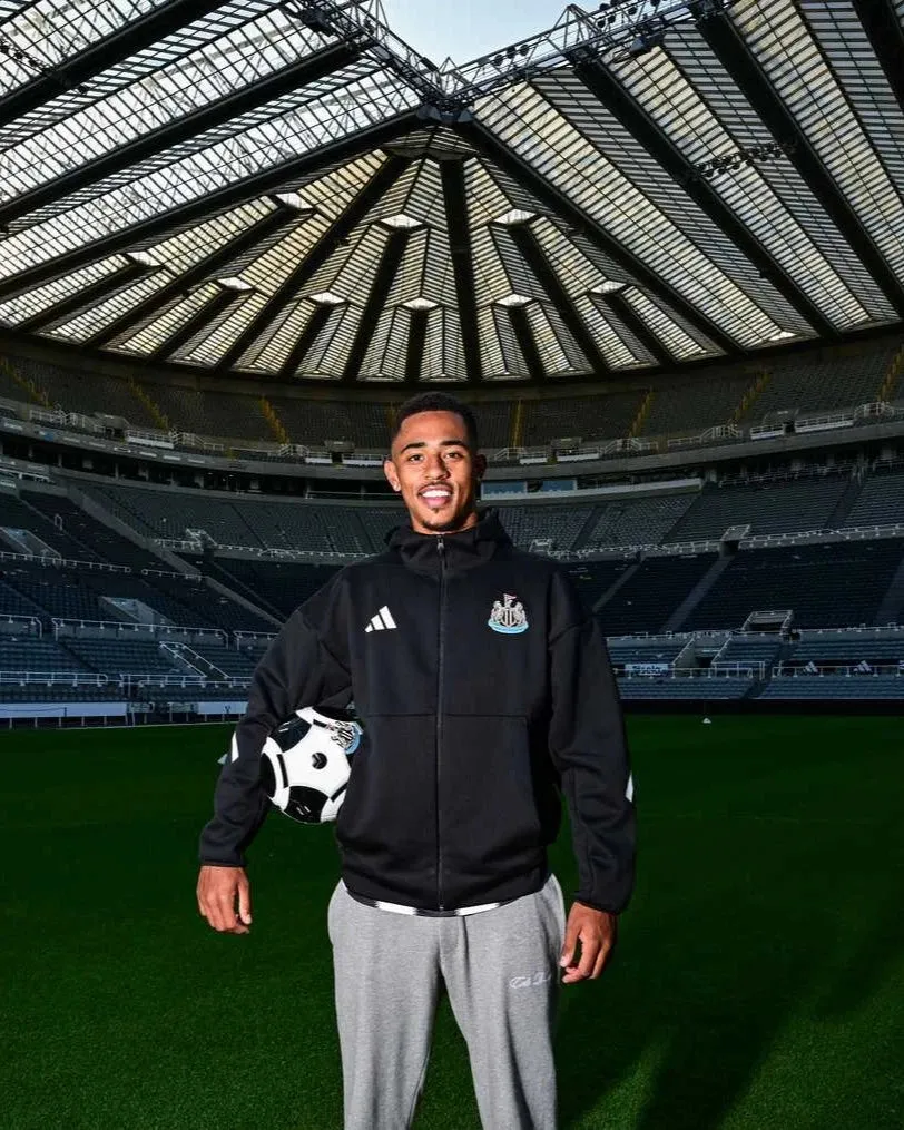Newcastle United adidas 25/26 Black Anthem Jacket Breathable Material Easy Fit