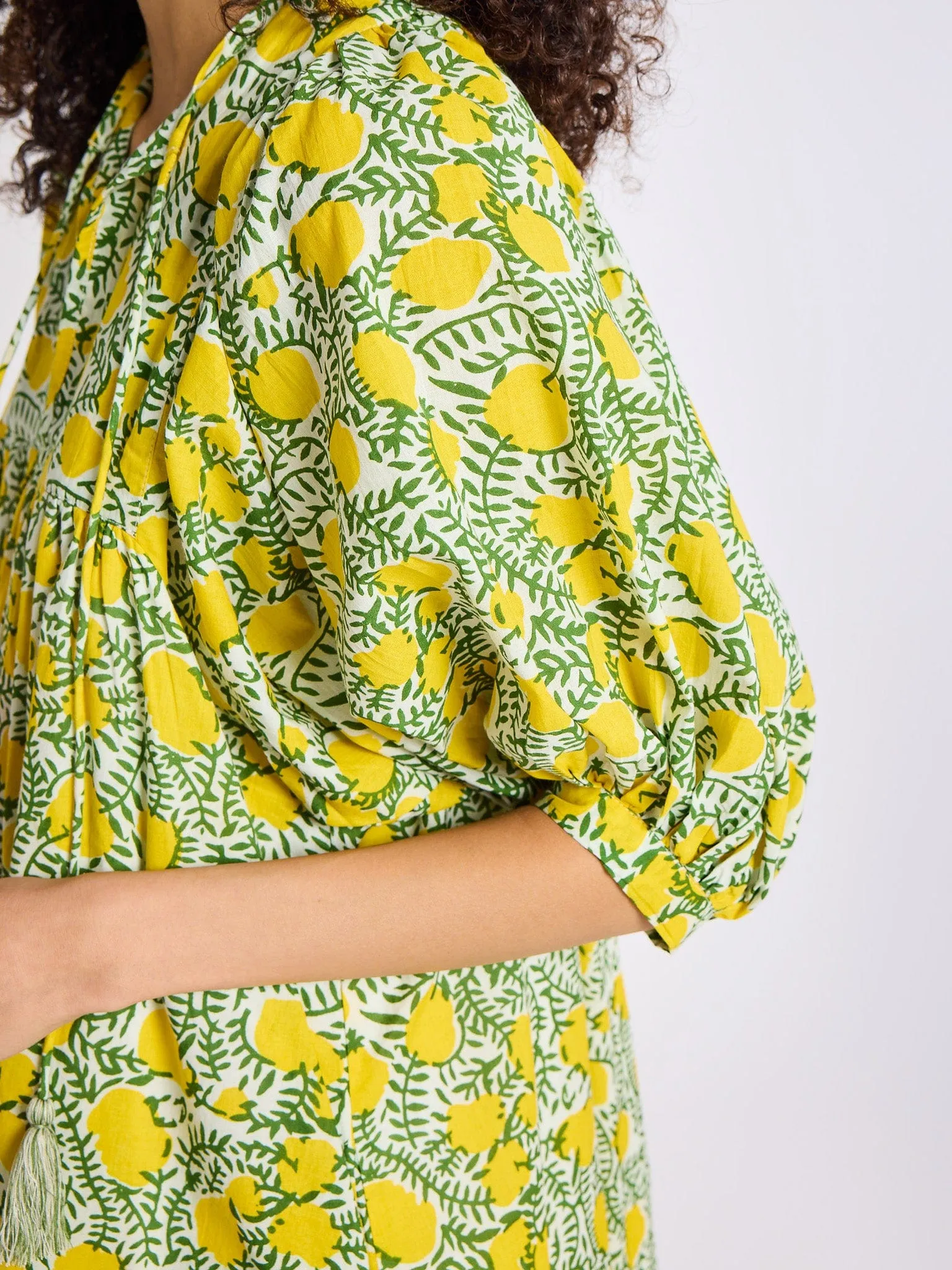 Saffron Dress in Lemons LightweightMaterial All-Day Fit