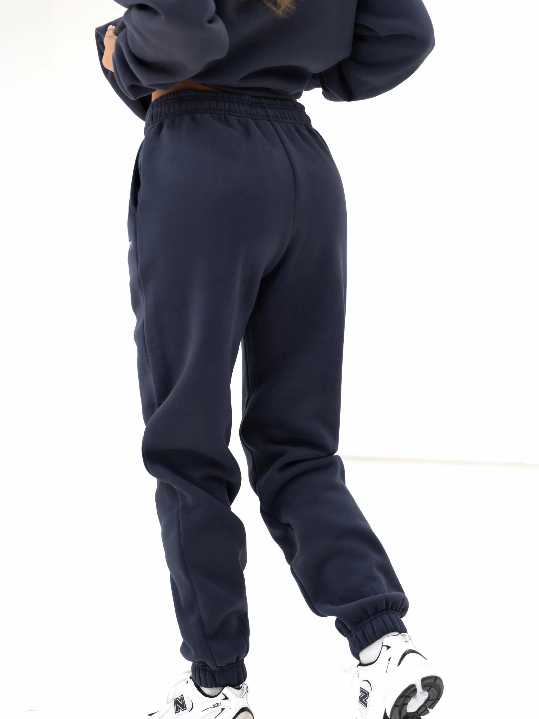 Outdoor Essentials Relaxed Comfort Fit Sami Sweatpants - True Navy