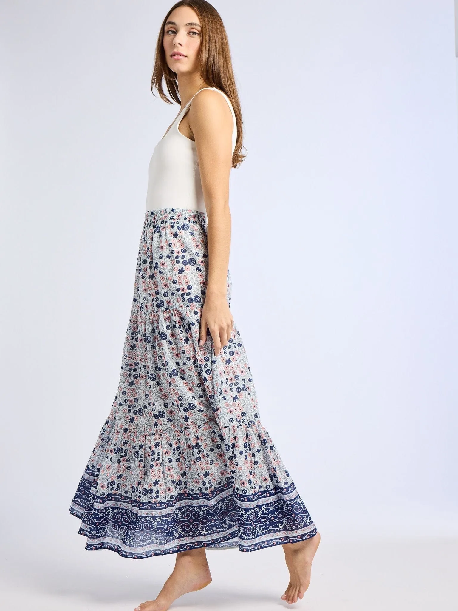 Neat Style Smooth Texture Paola Skirt in Navy Floral