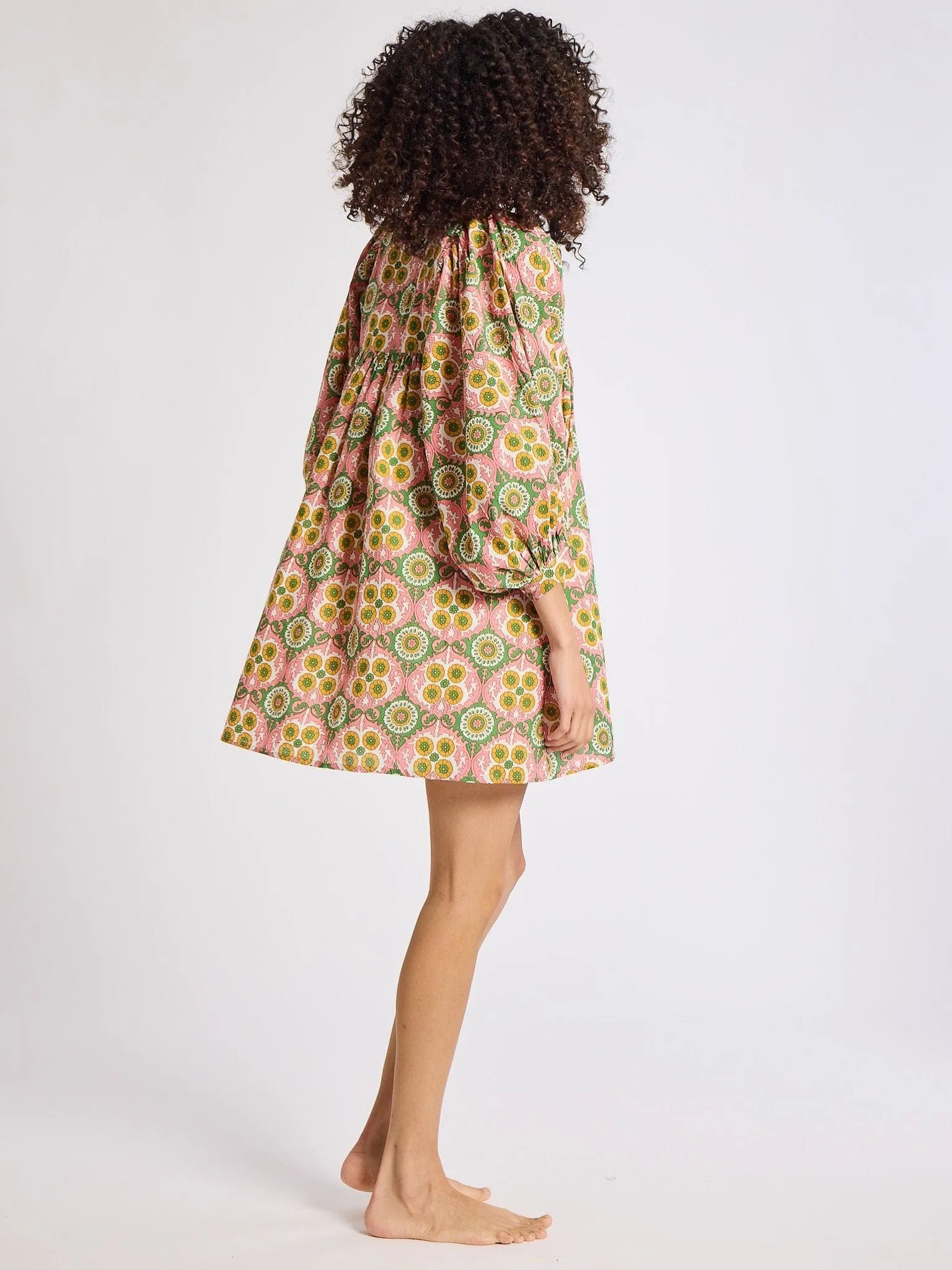 Daisy Dress in Yucatan Figure-Skimming