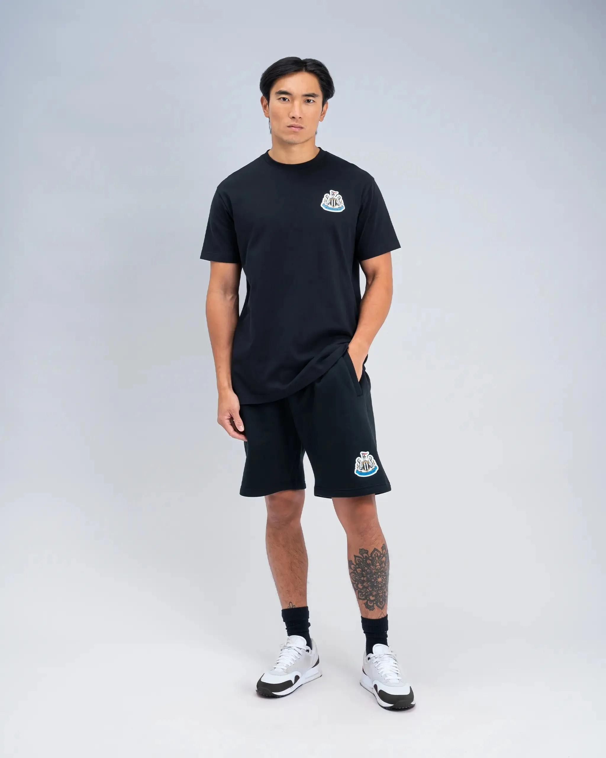 Newcastle United Men's Black Terrace Crest T-Shirt Geometric Print