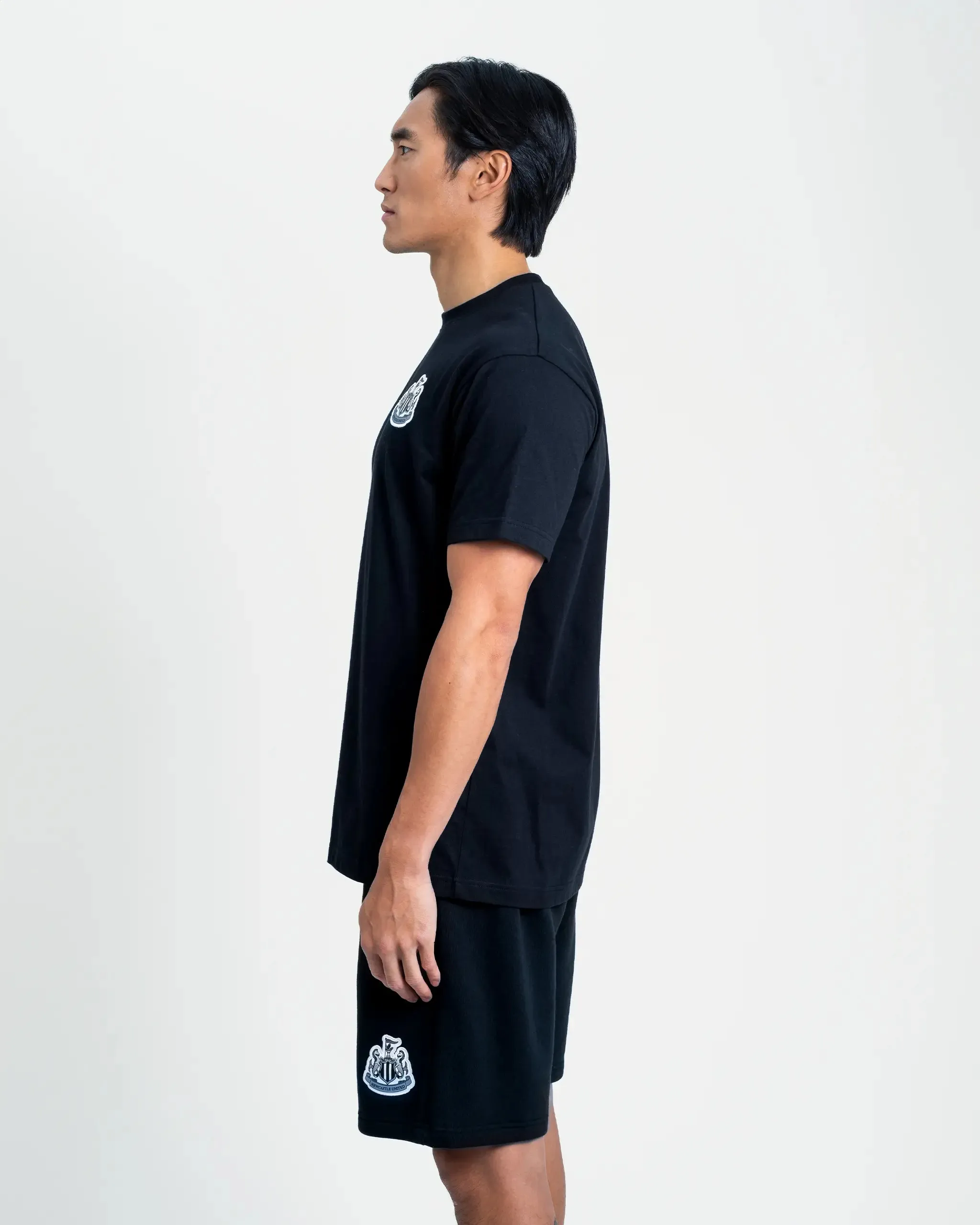 Newcastle United Men's Black Terrace Crest T-Shirt Simple Chic