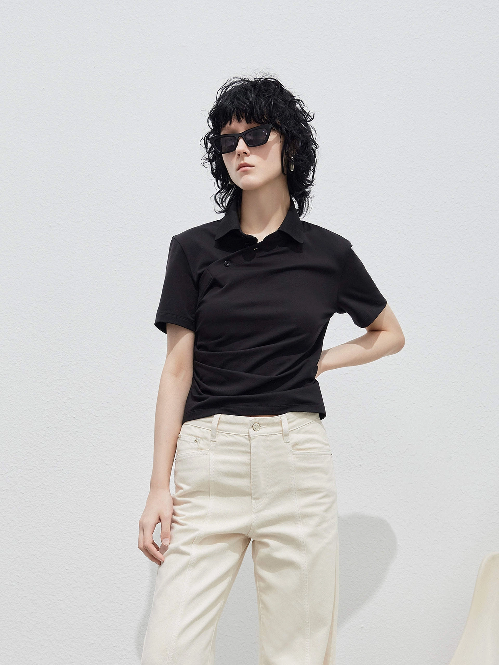 Pleated Slanted Placket Top Tagless Labeling Anti Snag Weave