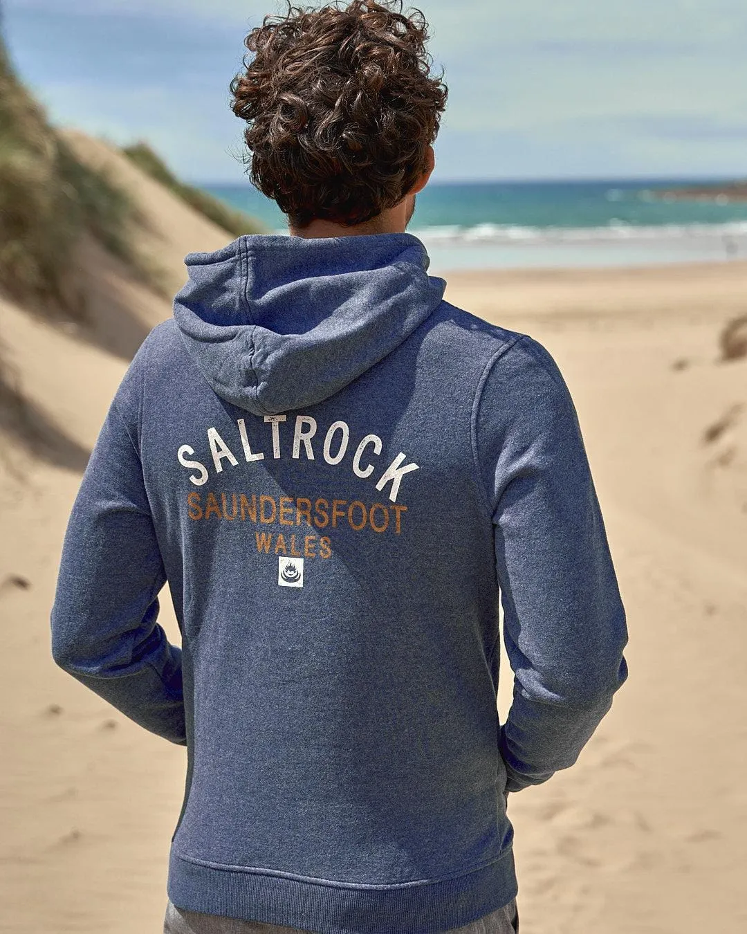 Low Maintenance Care Seamless Construction Design Location - Mens Pop Hoodie - Saundersfoot - Dark Blue