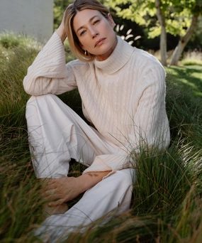 Fashion-Forward Look Yarn Dyed Fabric Cable Nell Turtleneck