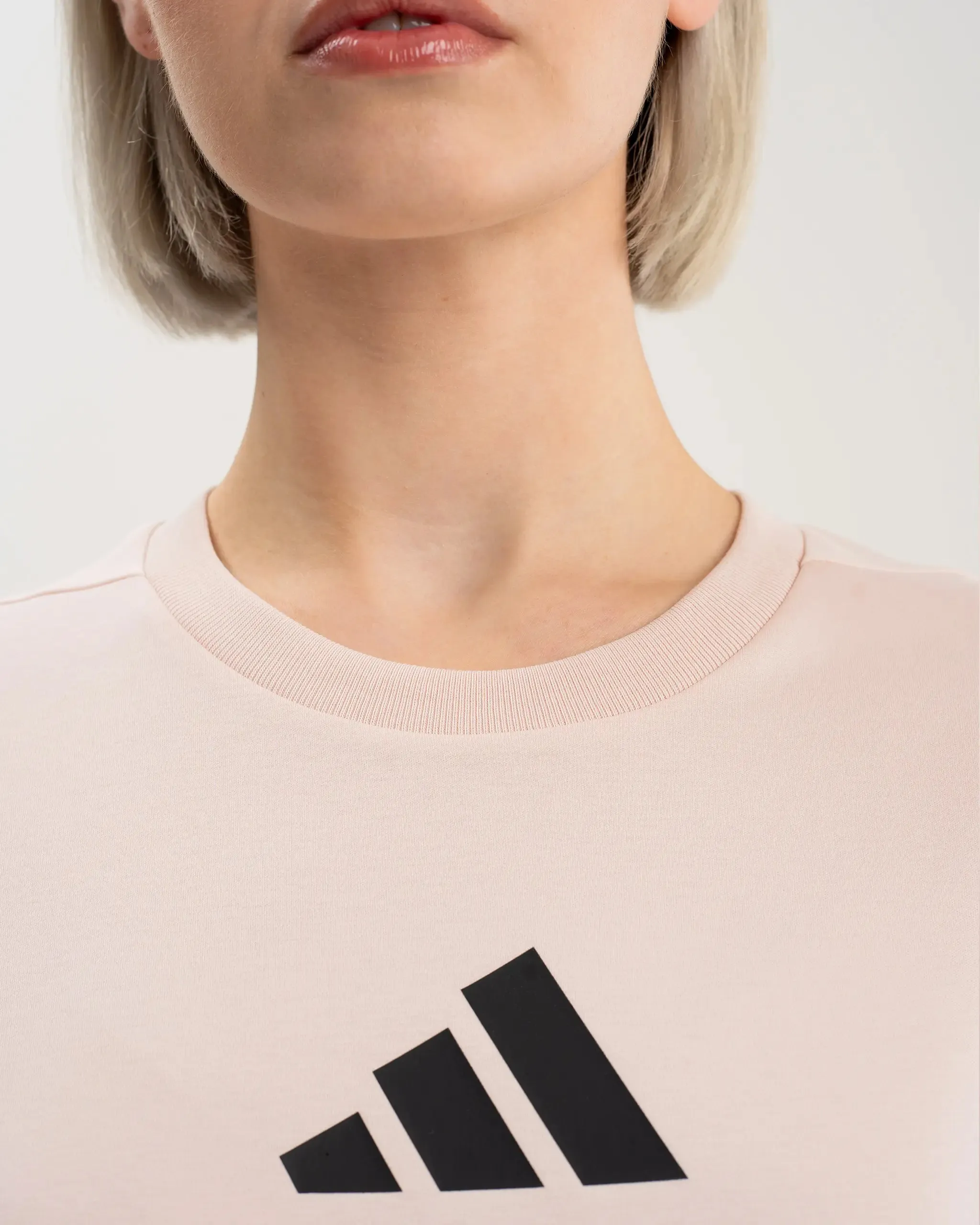 Newcastle United adidas Women's Z.N.E. Pink Tee Floral Pattern DropShoulderDesign