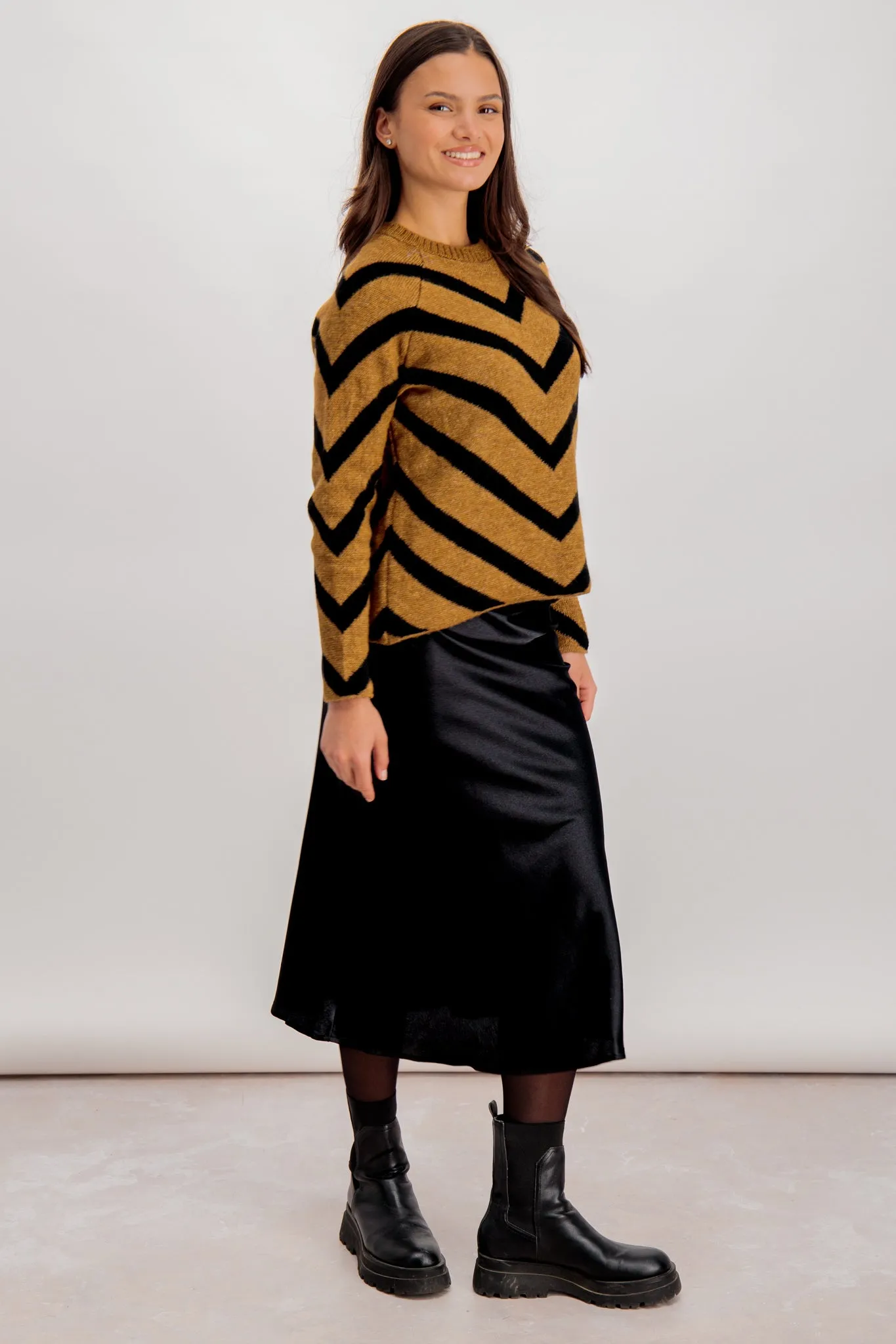Eco Friendly Schdya High Waist Black Sateen Finish Skirt