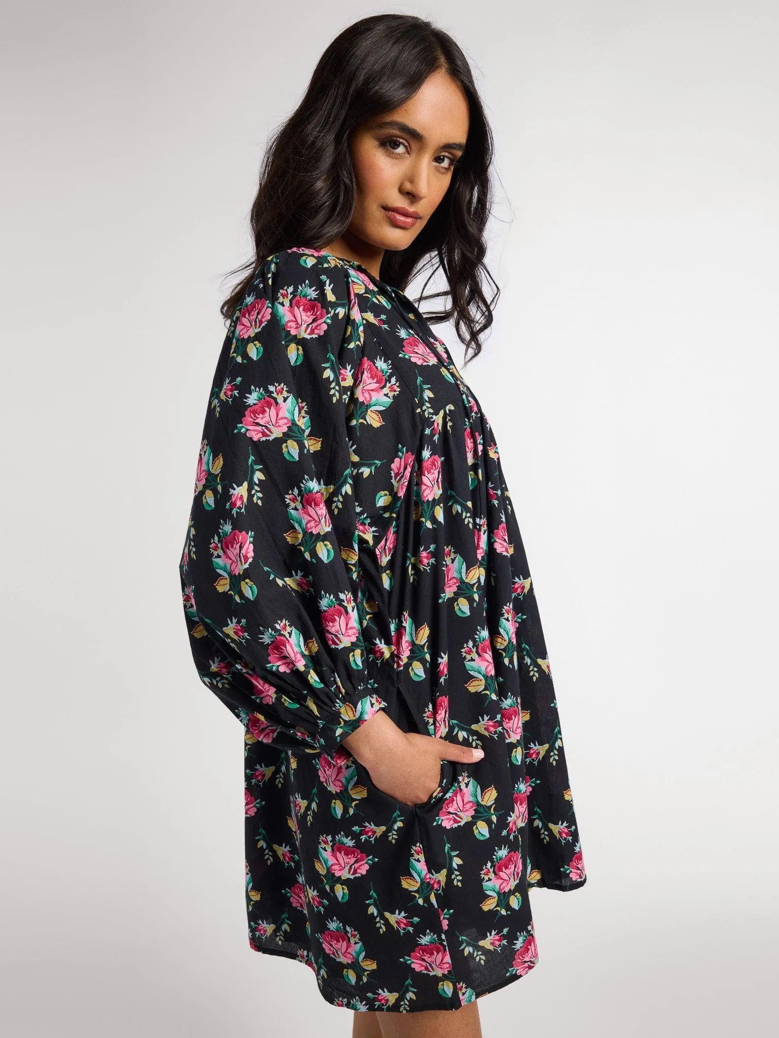 Daisy Dress in Corsage Calm Style Influencer-Style