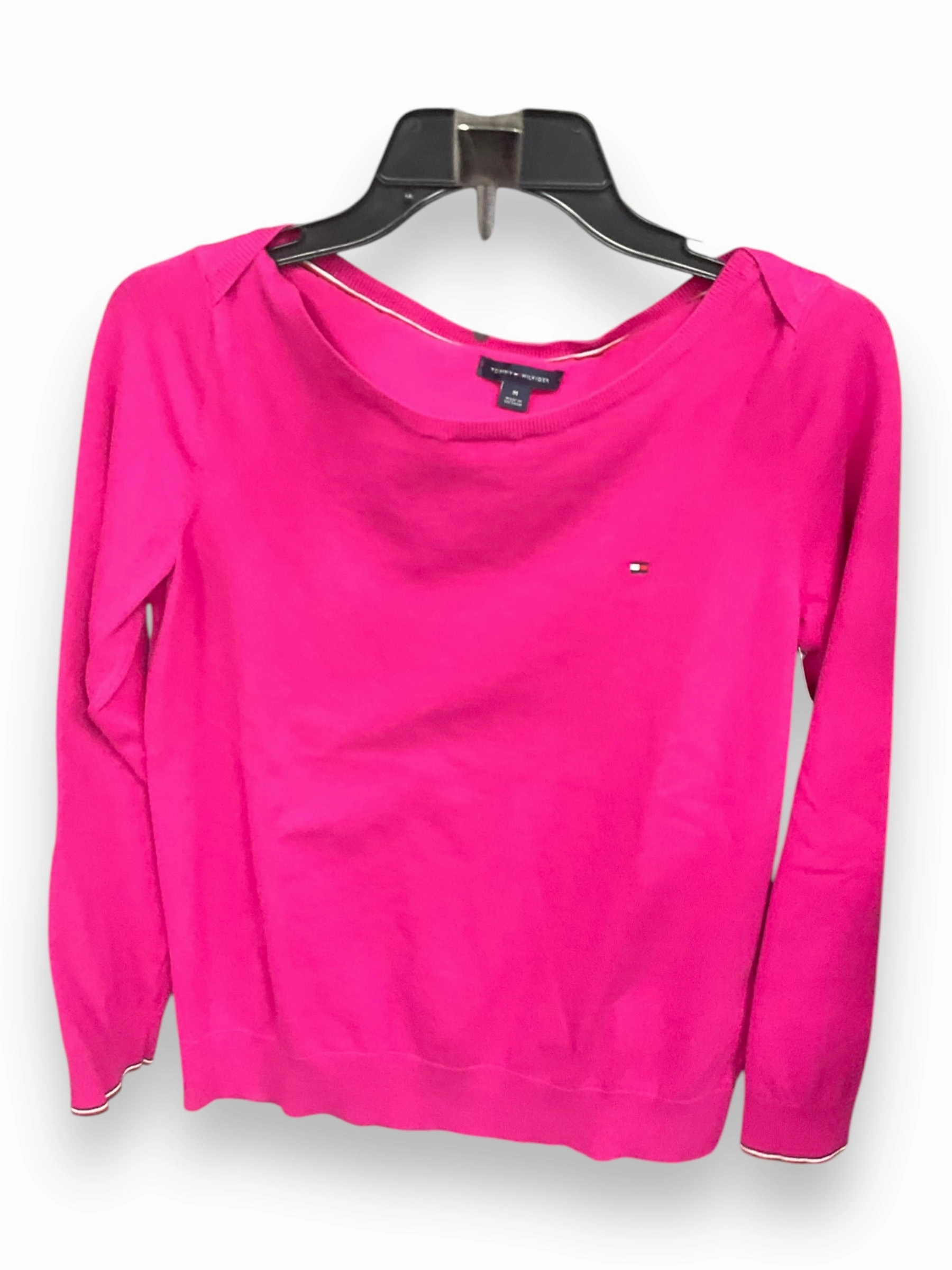 Top Long Sleeve By Tommy Hilfiger In Pink, Size: M NonRestrictiveSilhouette GarmentWashed Texture