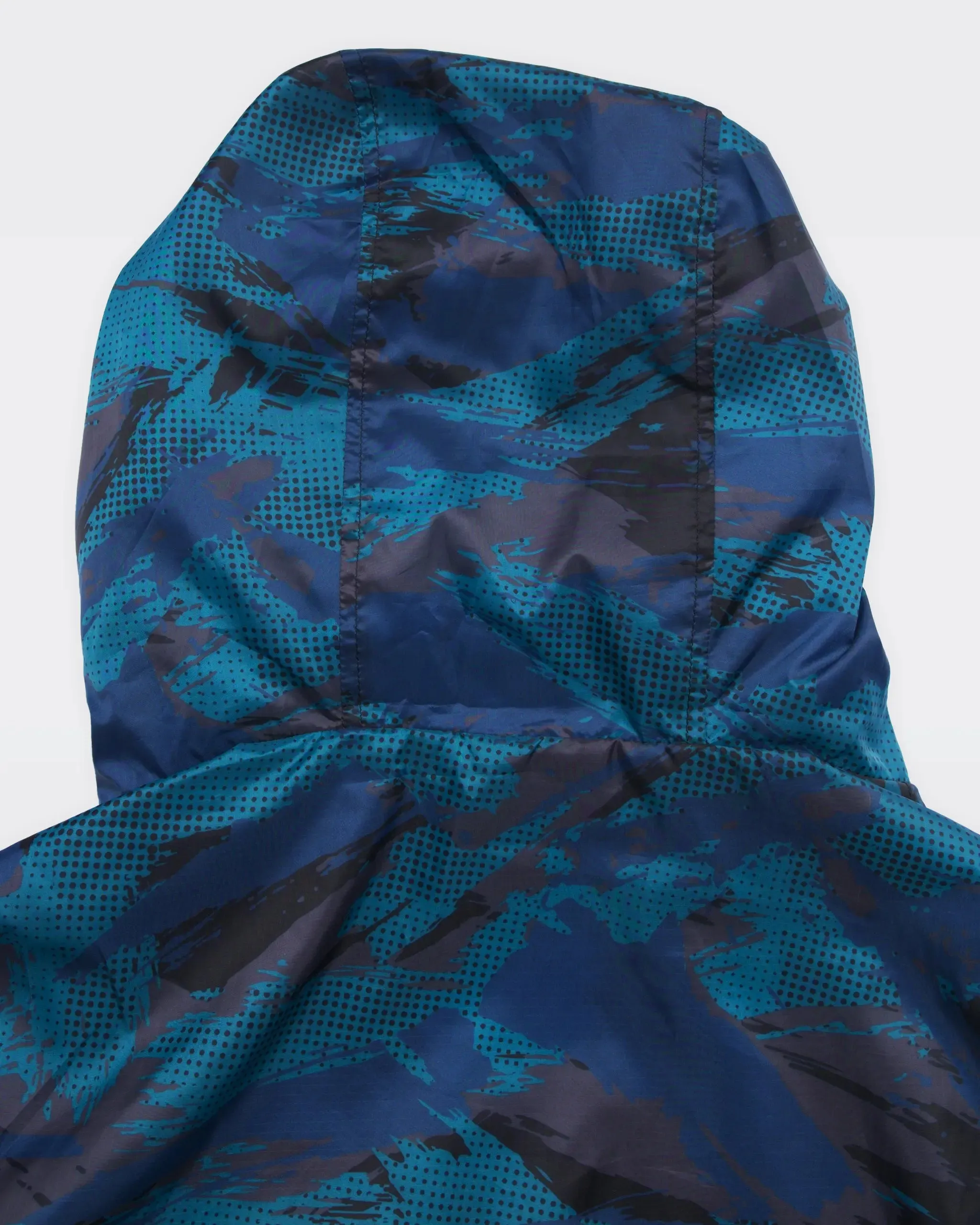 NoiseFreeMaterial Seamless construction Newcastle United Camo Poly Lightweight Shower Jacket