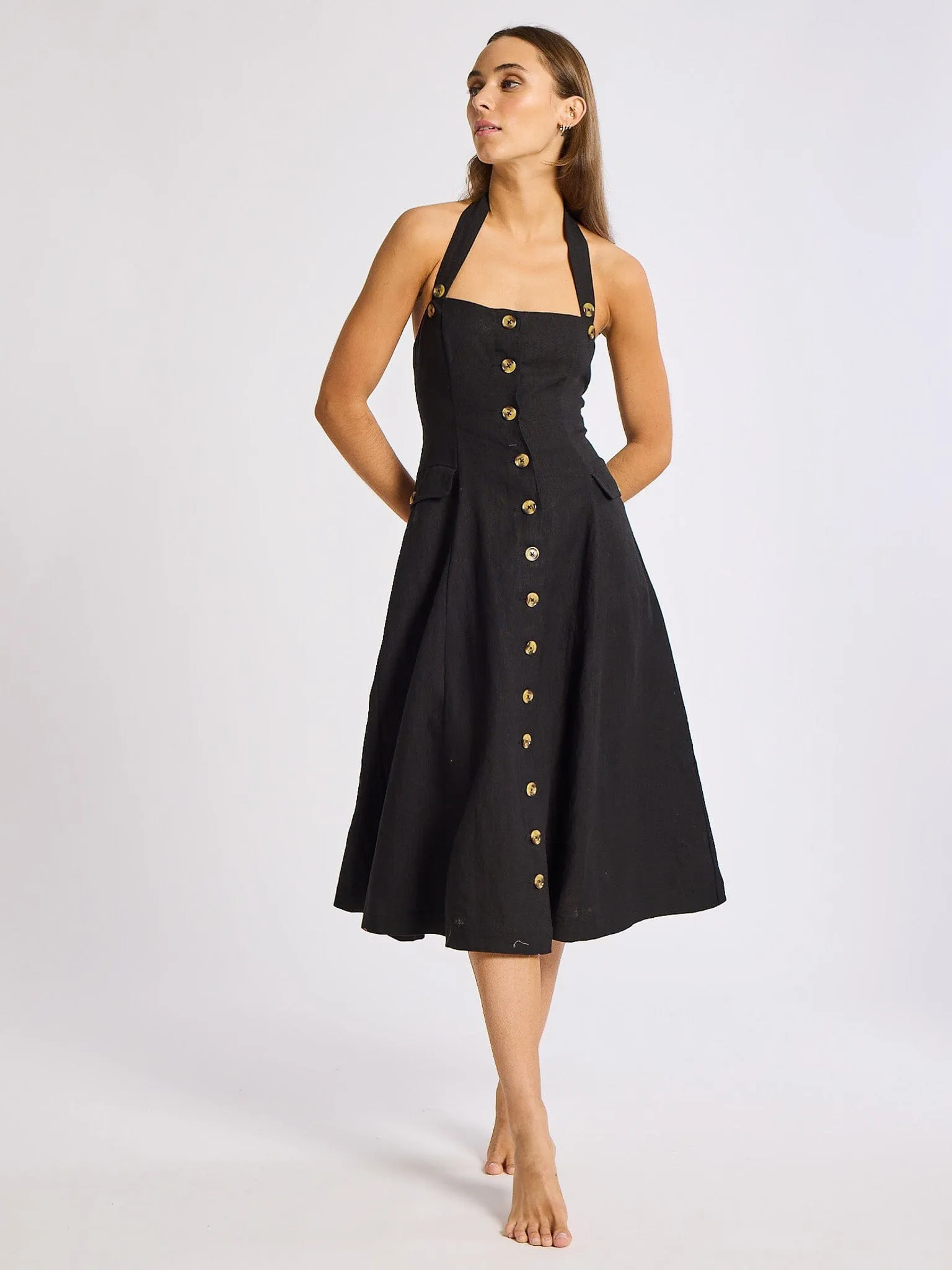 Isla Dress in Black Linen Cozy Base Basic Mood