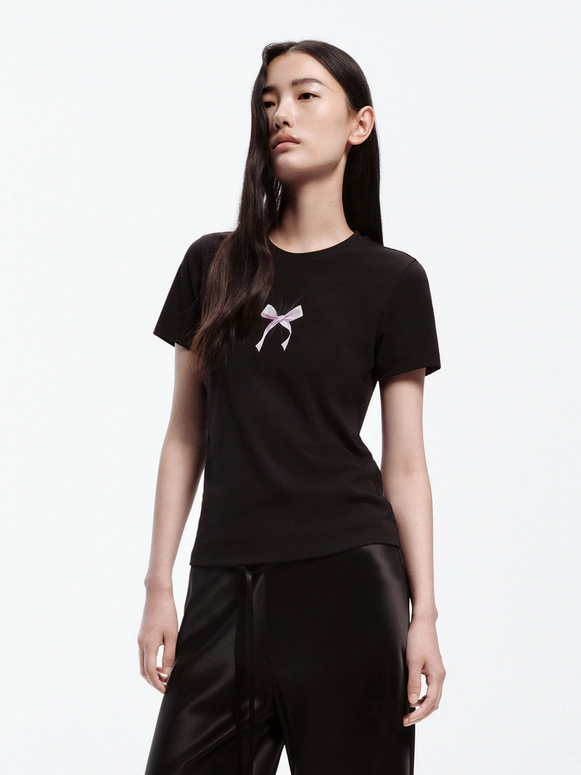 Bow Print Cotton Blend T-shirt Ergonomic Cut Multi Climate Adaptability