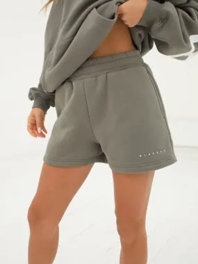 Isabel Jogger Shorts - Safari Green Chill Look