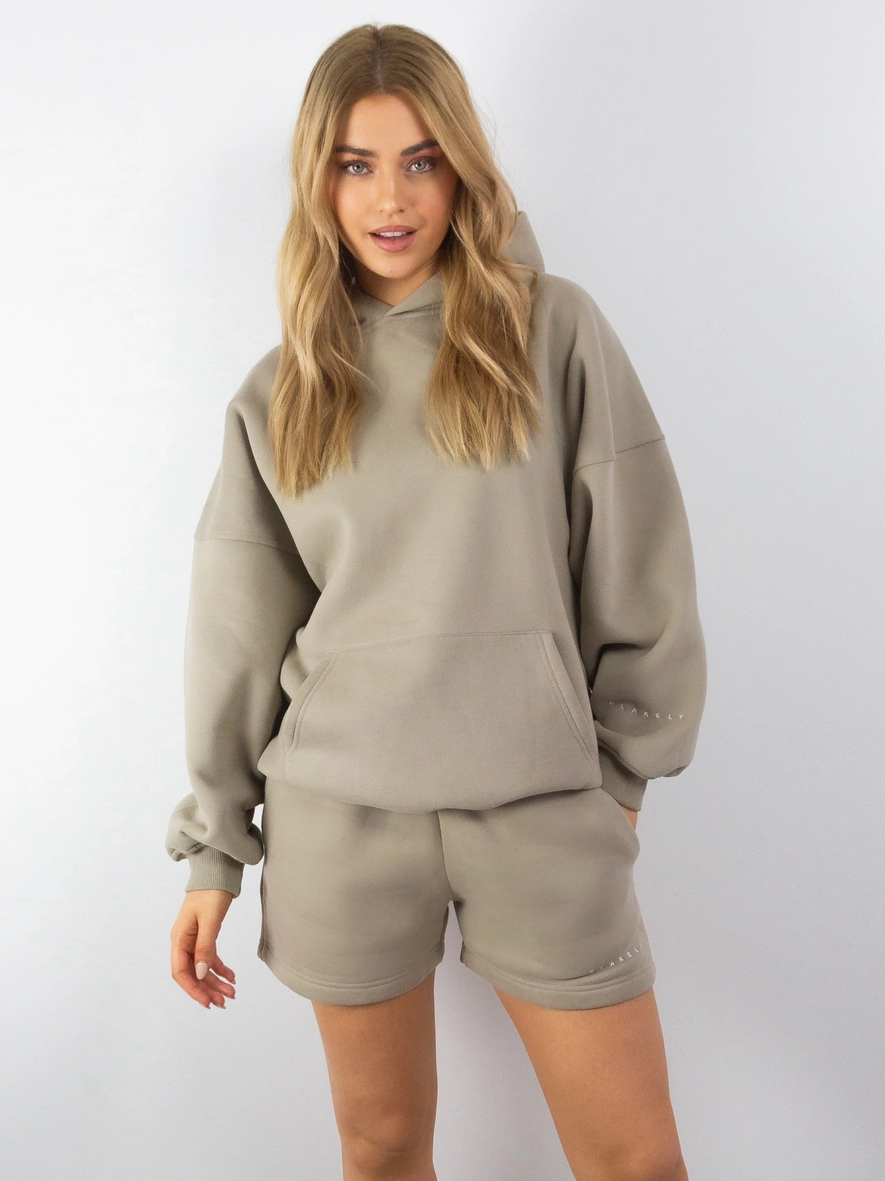 Isabel Oversized Hoodie - Beige Street Style