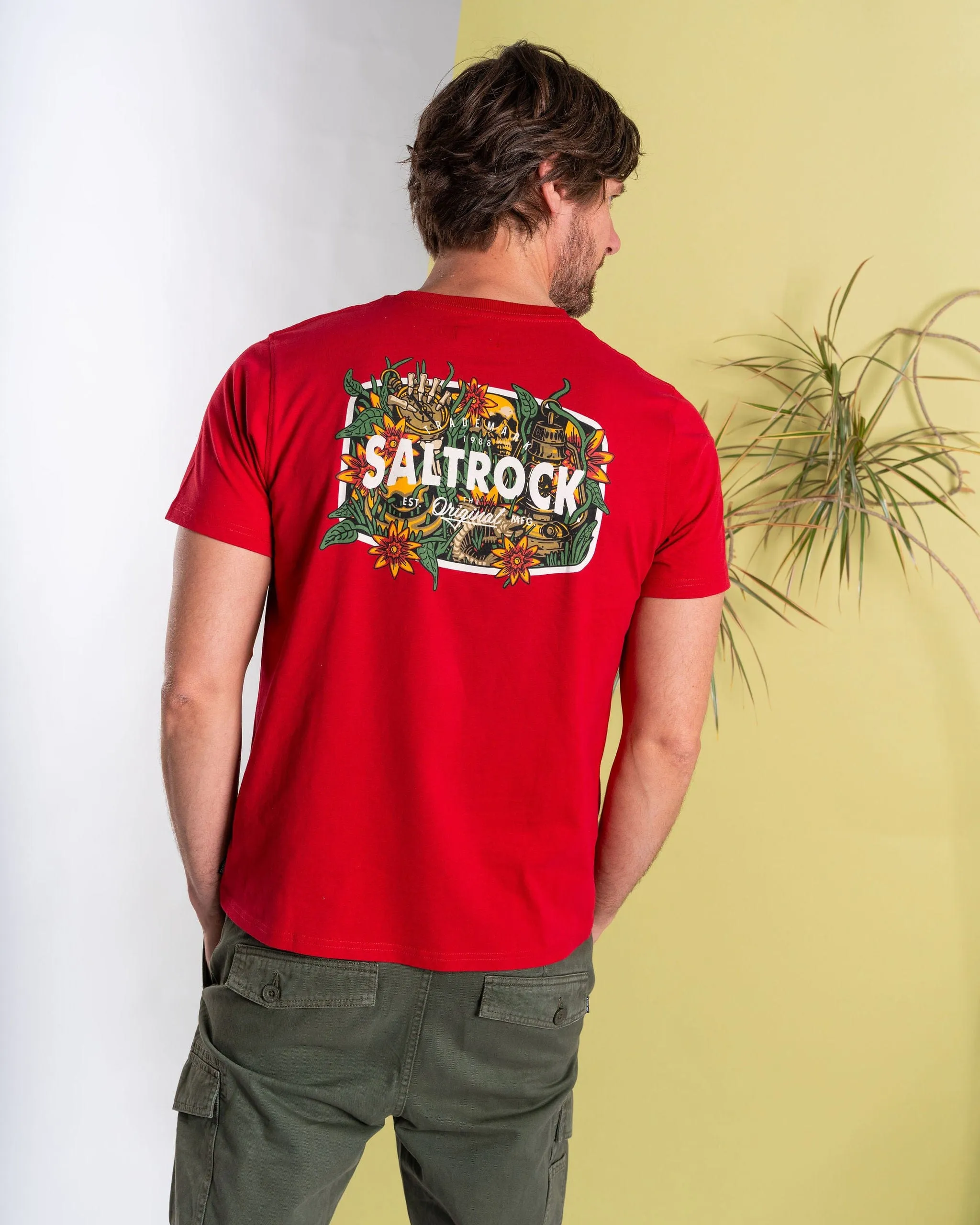 Effortless Layer Jungle Wanderer - Mens Short Sleeve T-Shirt - Red