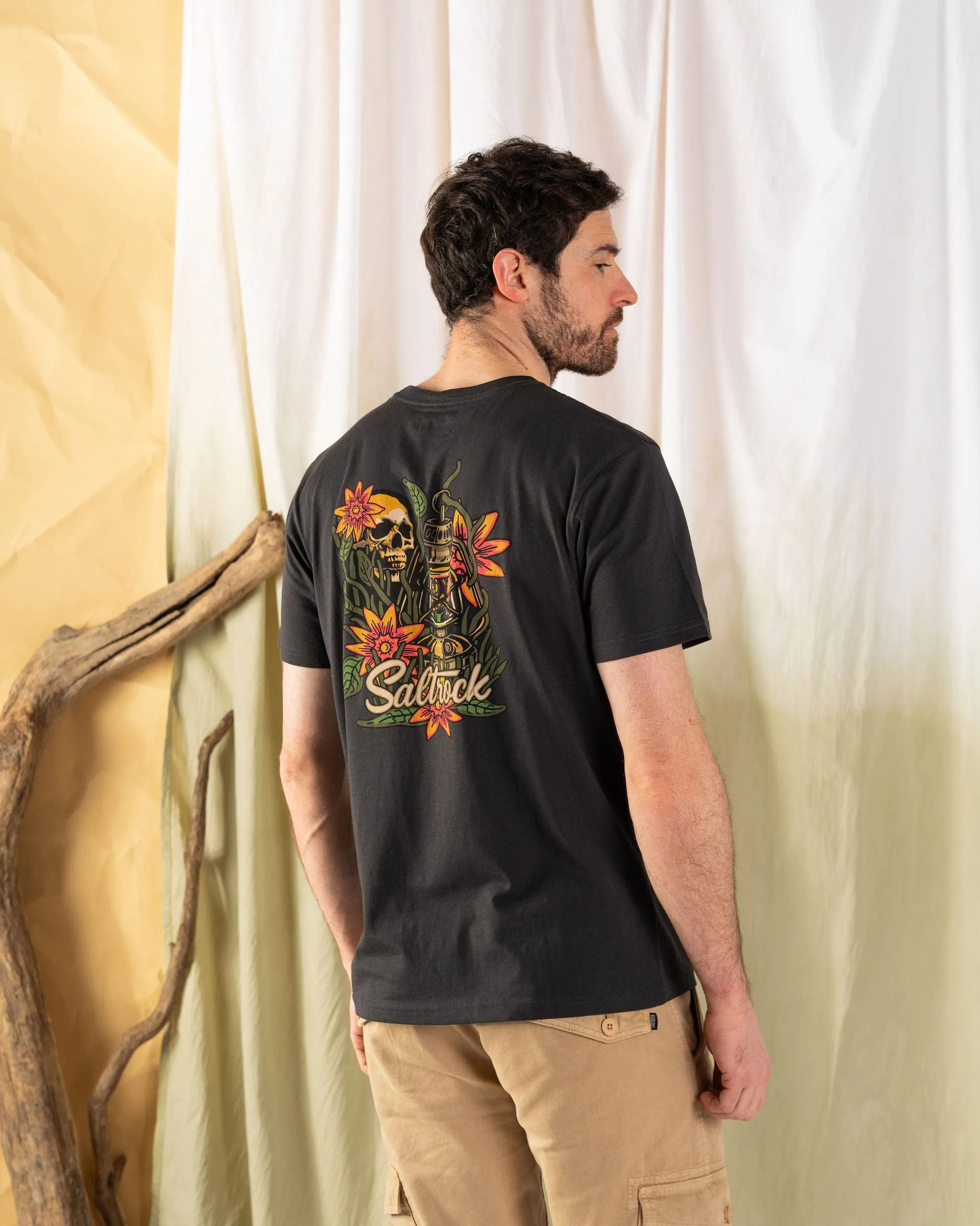 Timeless Piece Lantern - Mens Short Sleeve T-Shirt - Dark Grey