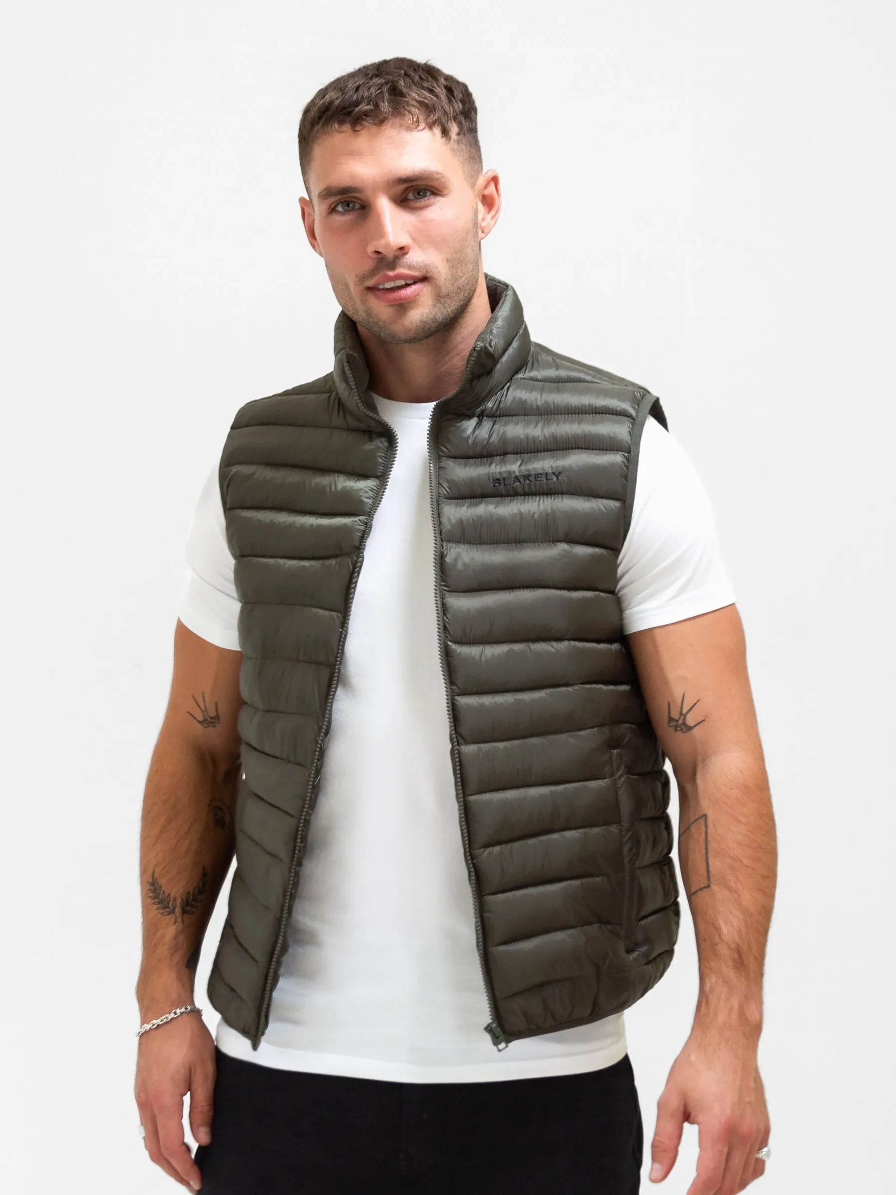Ellis Lightweight Gilet - Dark Green Evening Chill Piece