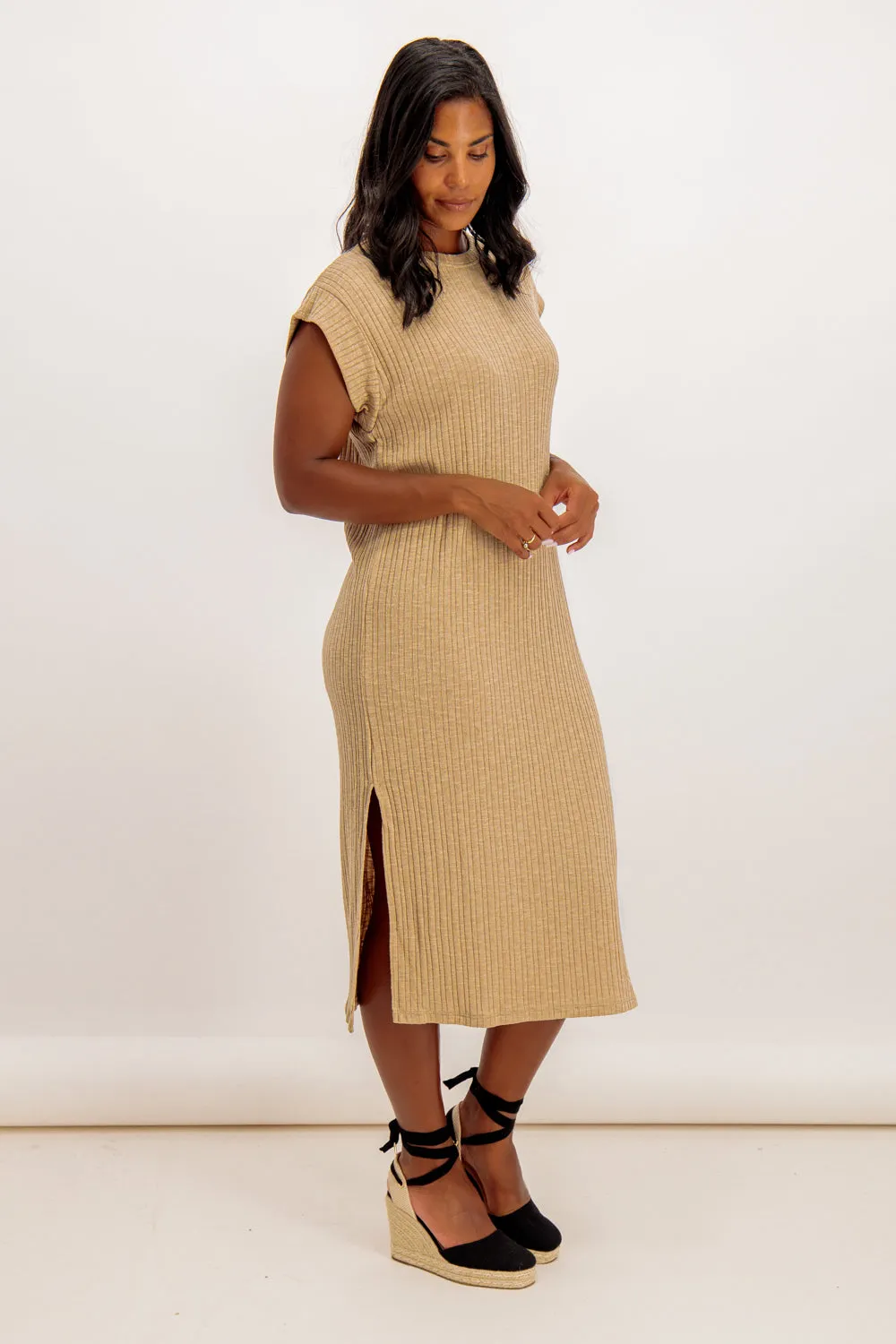 Beadwork Minimalist feel Lena Beige Ribbed Midi Dress