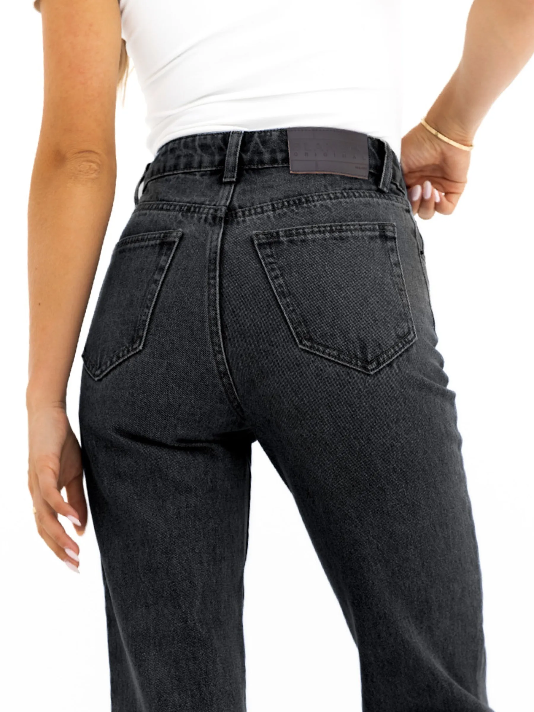 Brunch Outfit Classic Wear Luxury Blakely Straight Cut Jeans - Washed Black