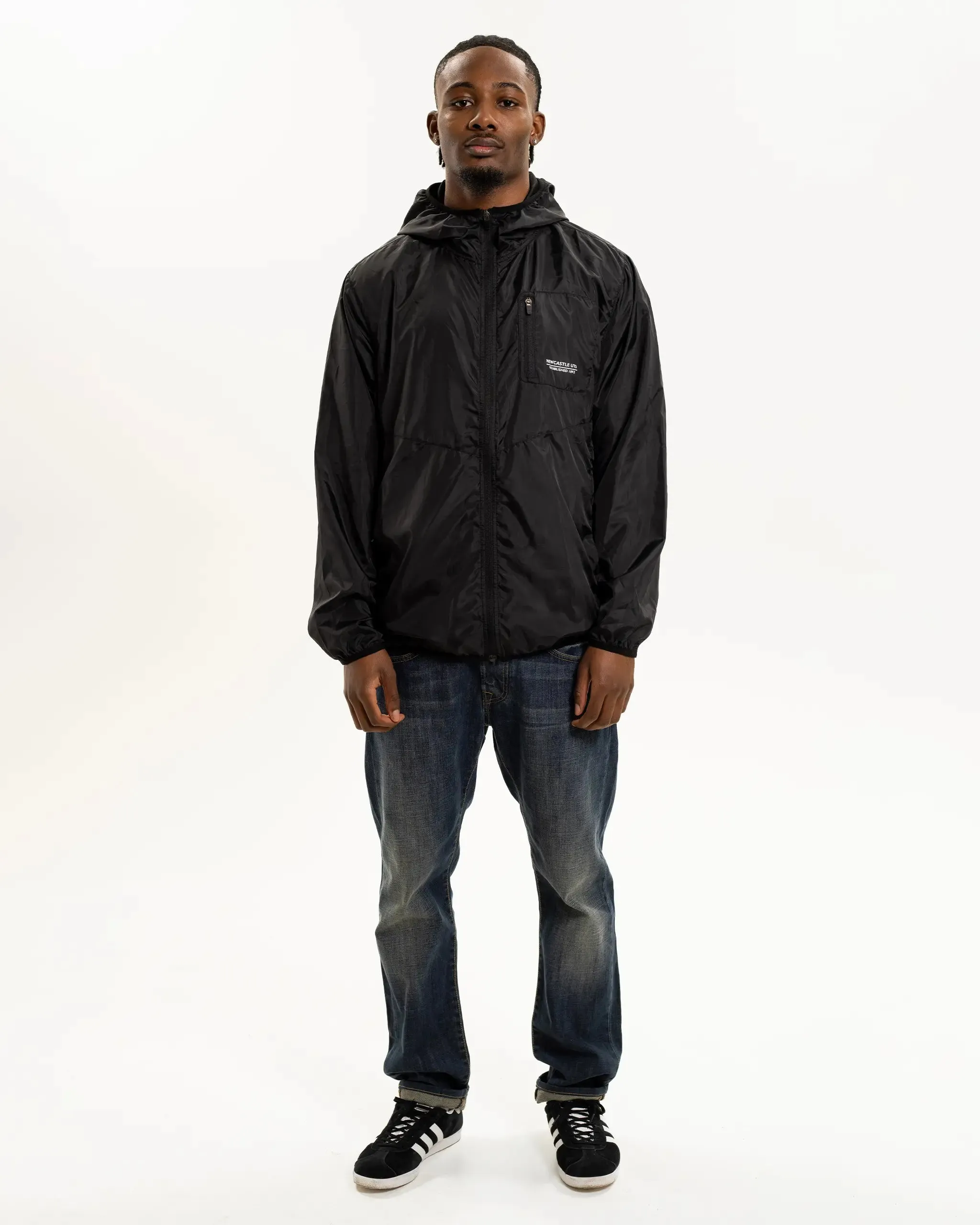 AdjustableHood FadeResistant Print Newcastle United Men's Lightweight Black Hooded Jacket
