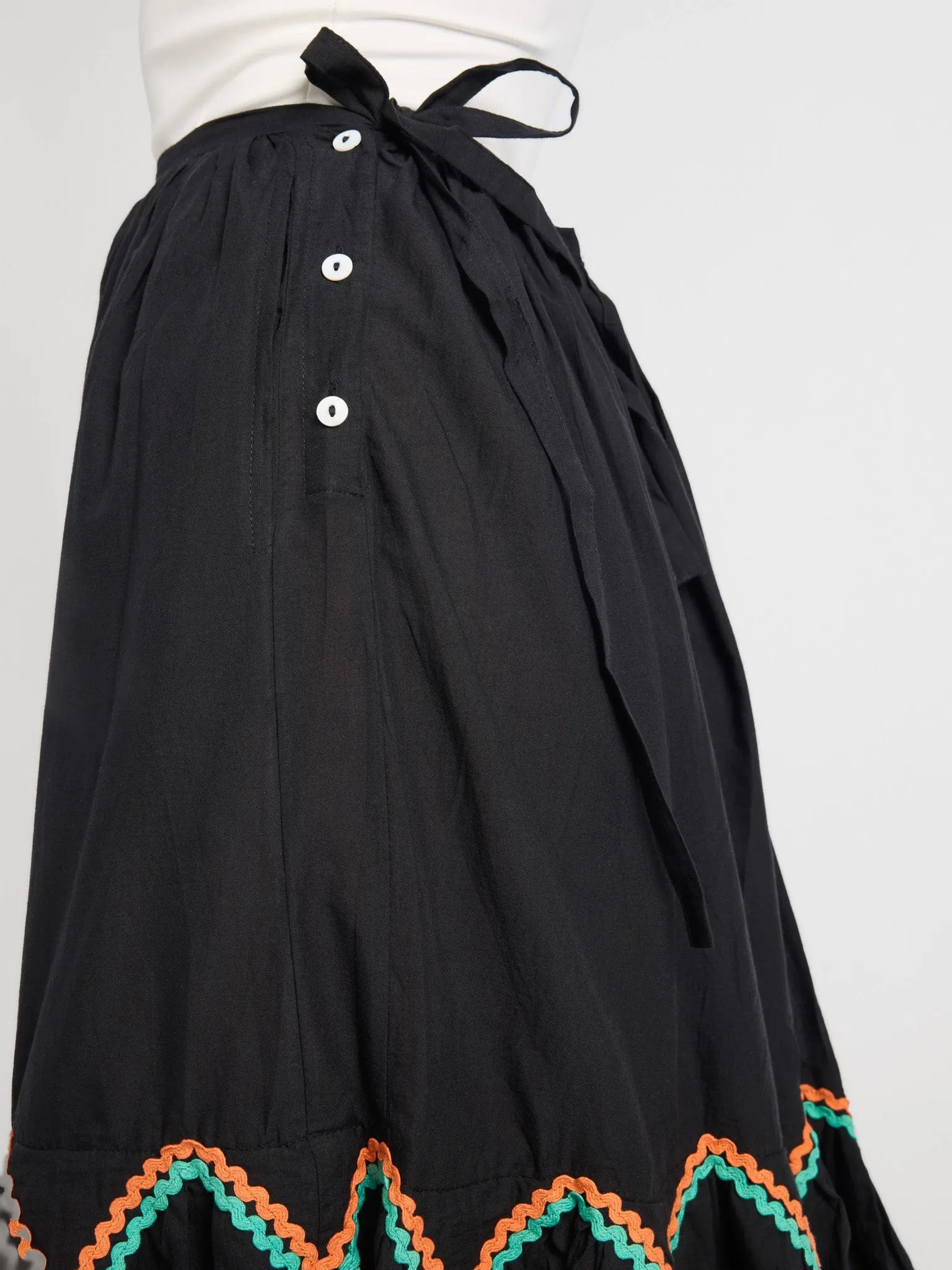Amalie Skirt in Black High End Quality hypoallergenic material