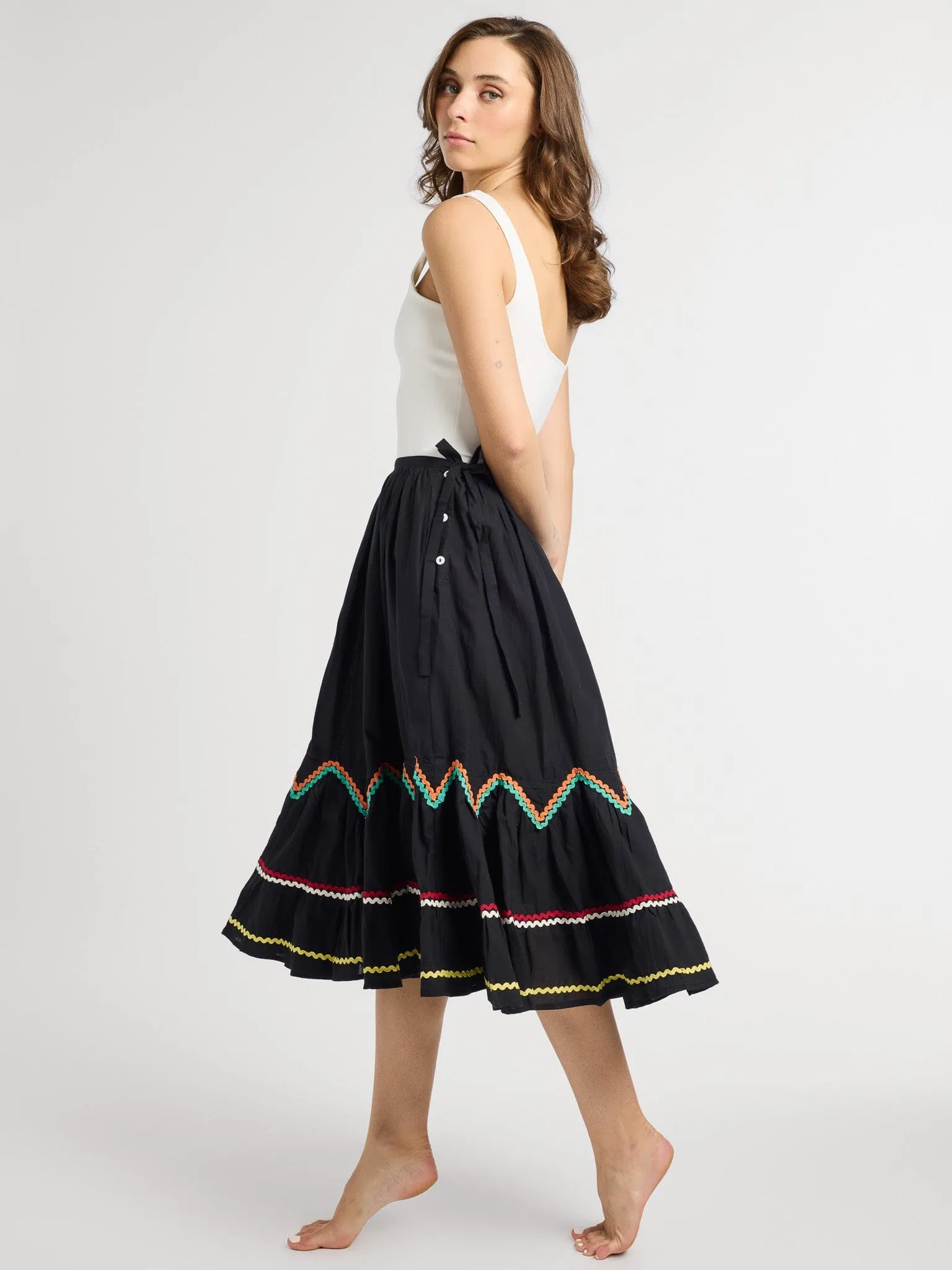 Influencer Style Gentle Vibe Amalie Skirt in Black