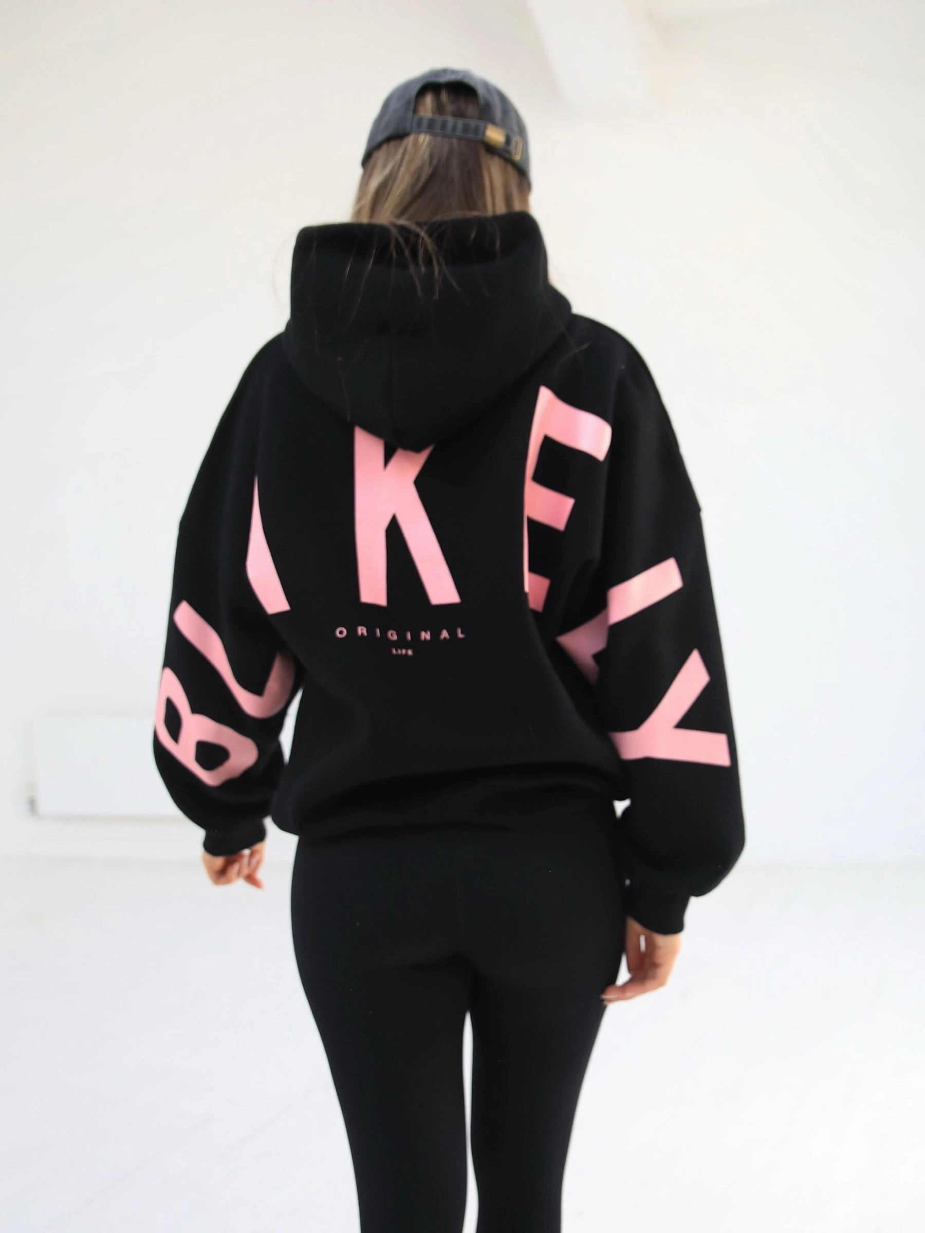 Members Isabel Oversized Hoodie - Black & Pink Comfy Base No Bunching