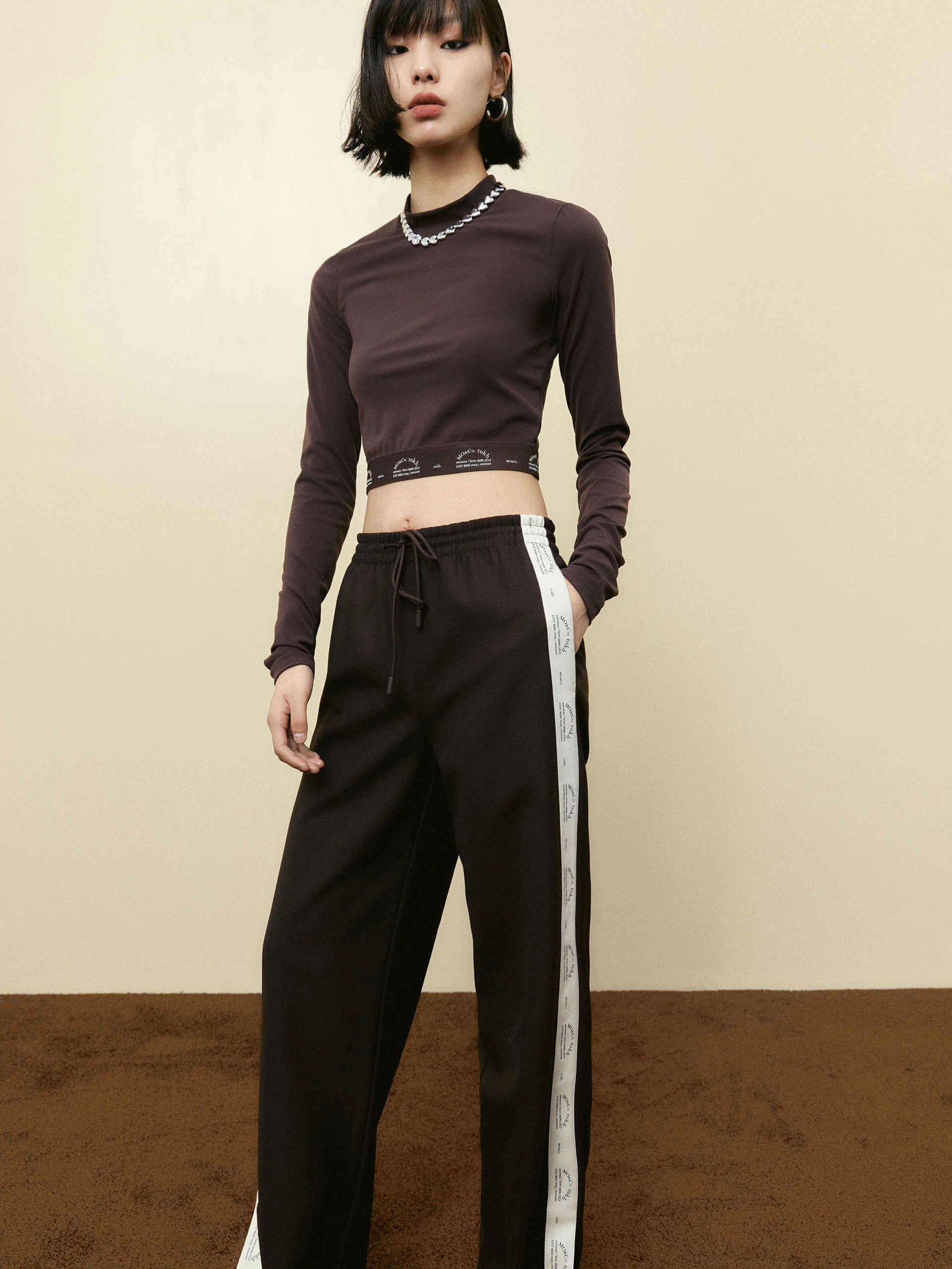 Cropped Tight Long Sleeves Top Close To Body Fit Dynamic Fit System