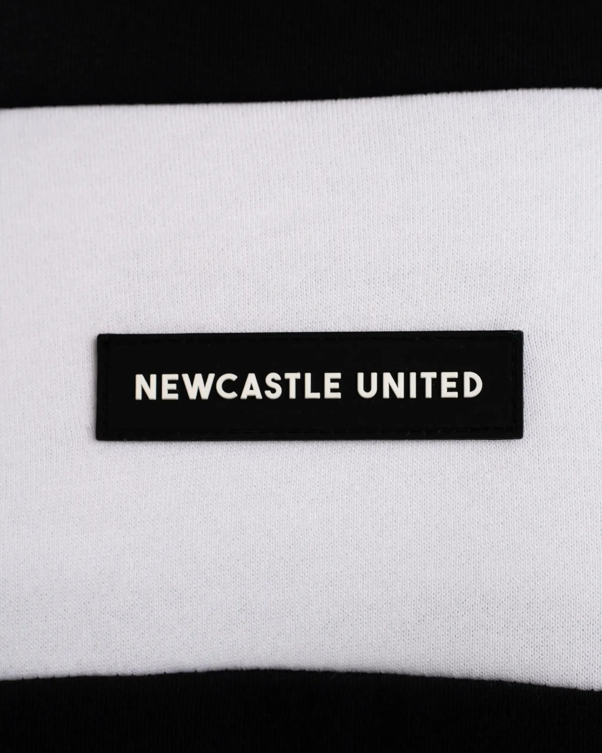 Casual Knit Layer Newcastle United Men's Black Colour Block Sweatshirt