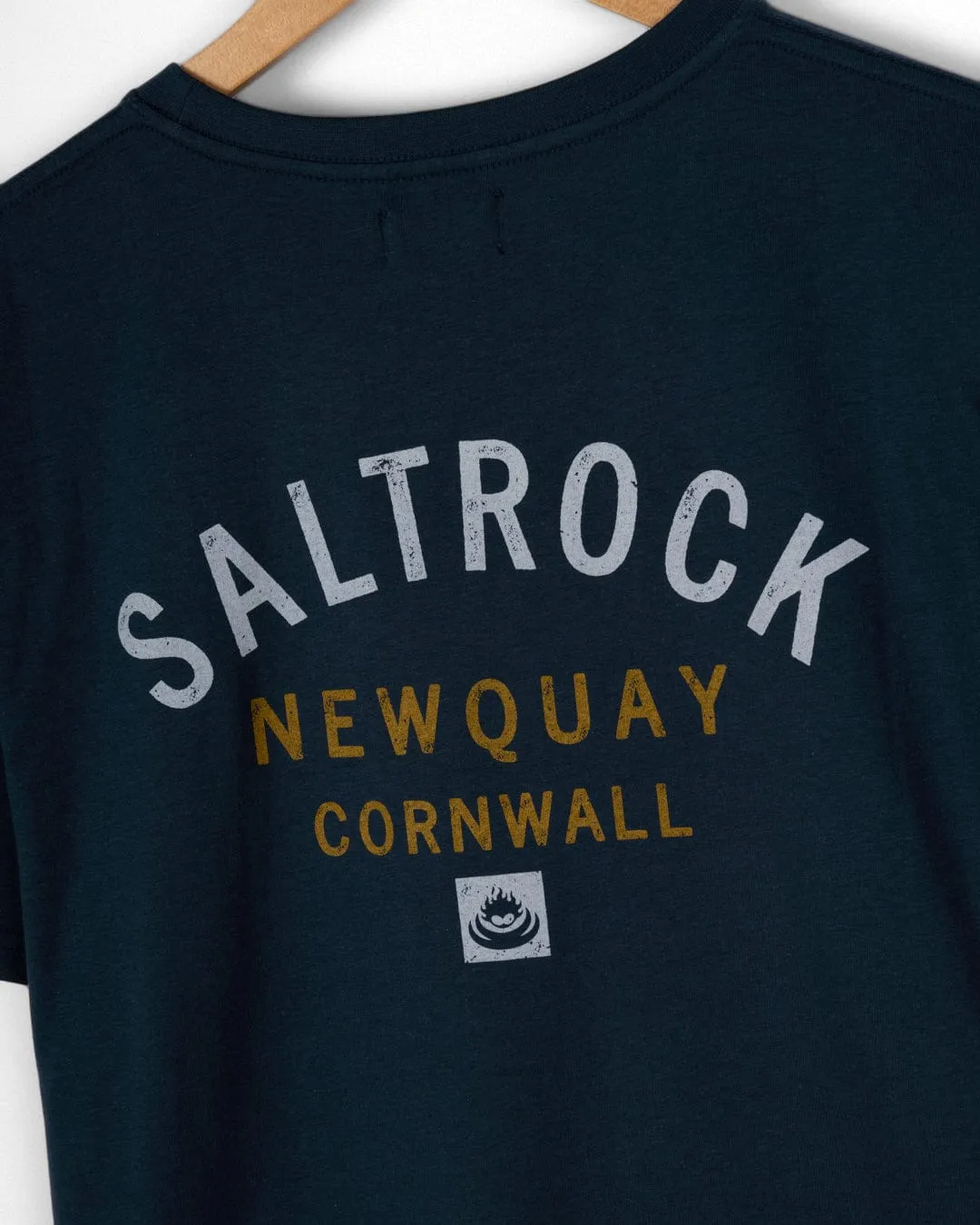 Location Newquay - Mens T-Shirt - Blue Outdoor Outfit Style Timeless Style