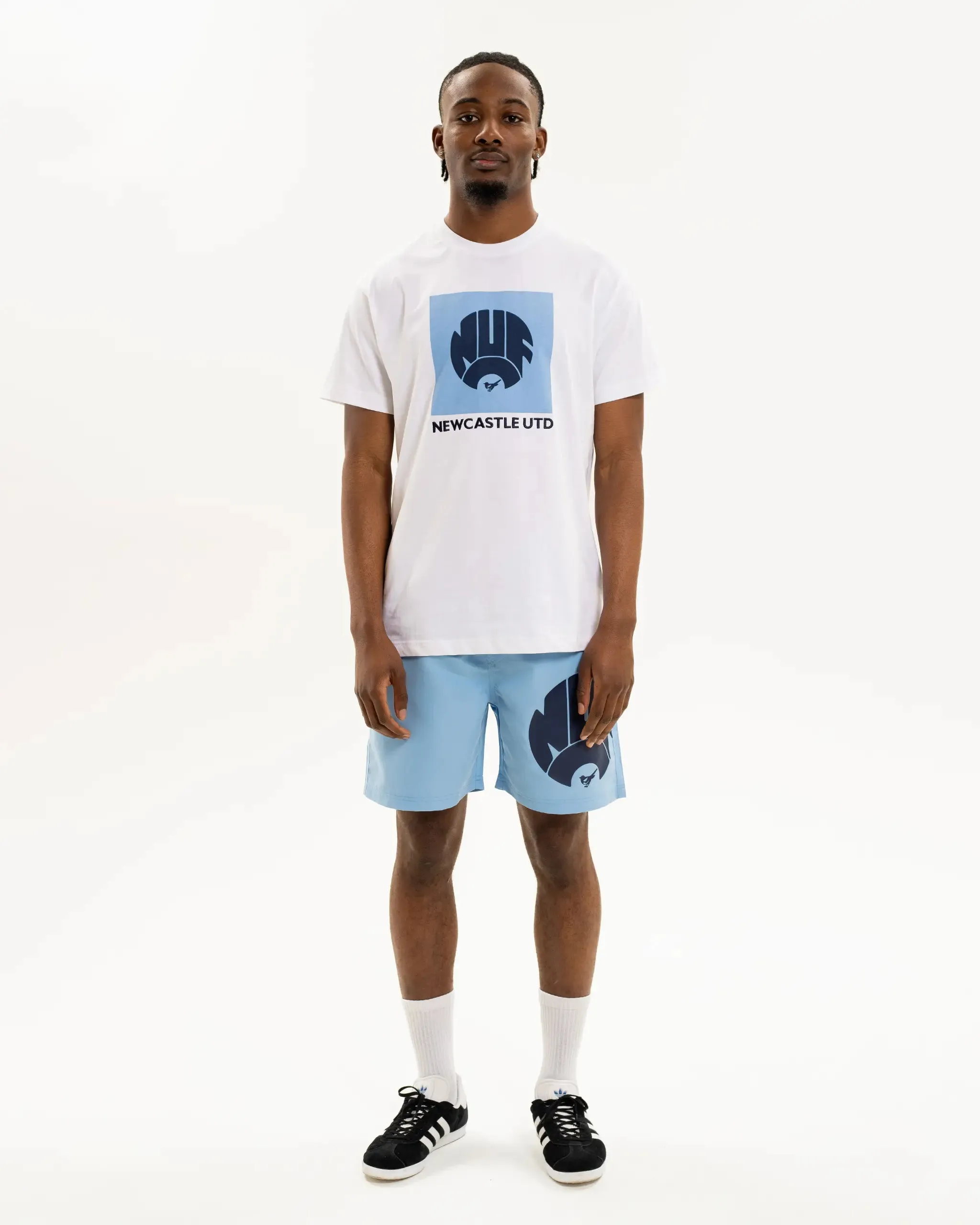 Stretchable Weave Newcastle United Men's Blue Retro Crest T-Shirt