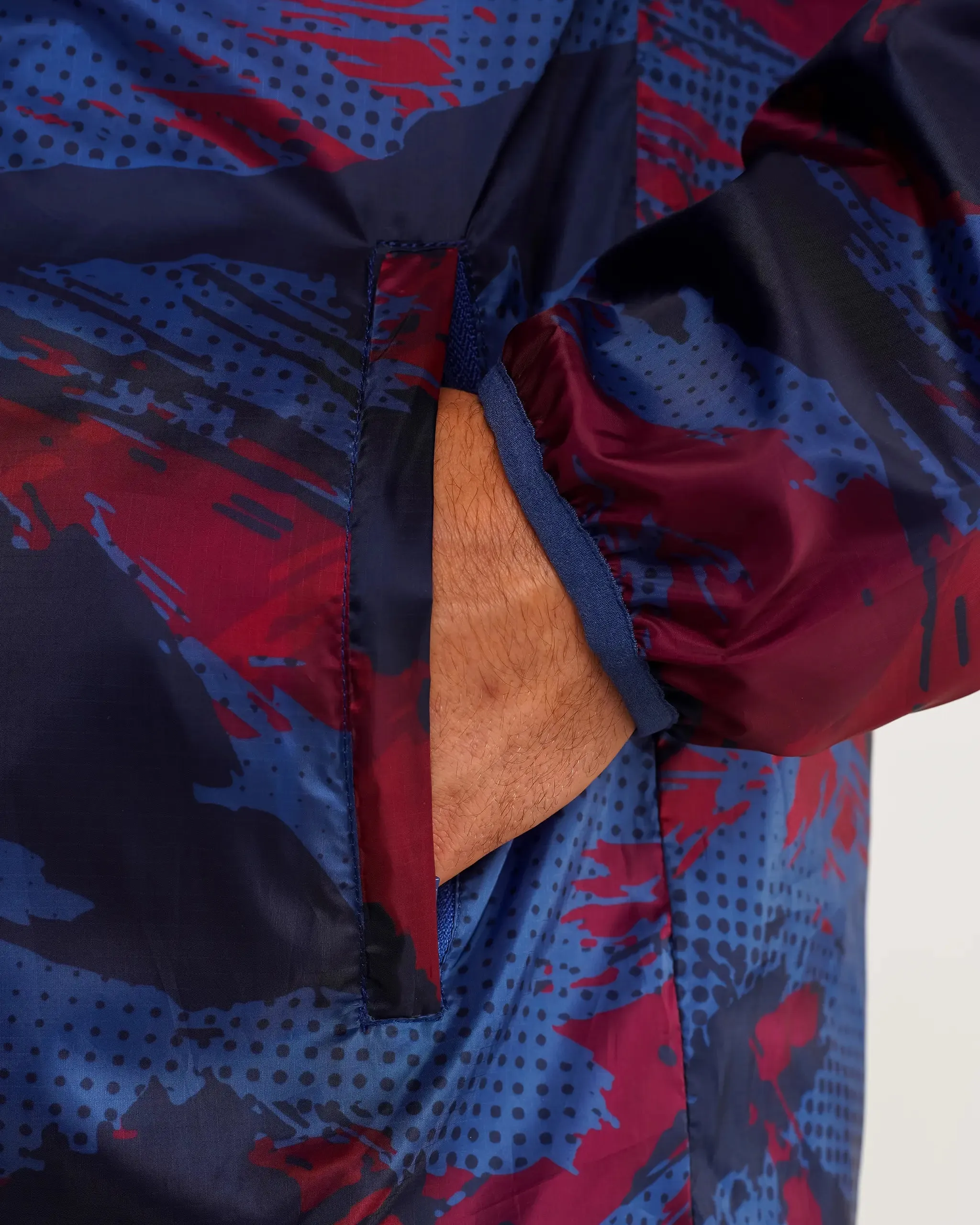 Storm Ready Gear Slip Resistant Grip Newcastle United Men's Navy Camo Poly Shower Jacket