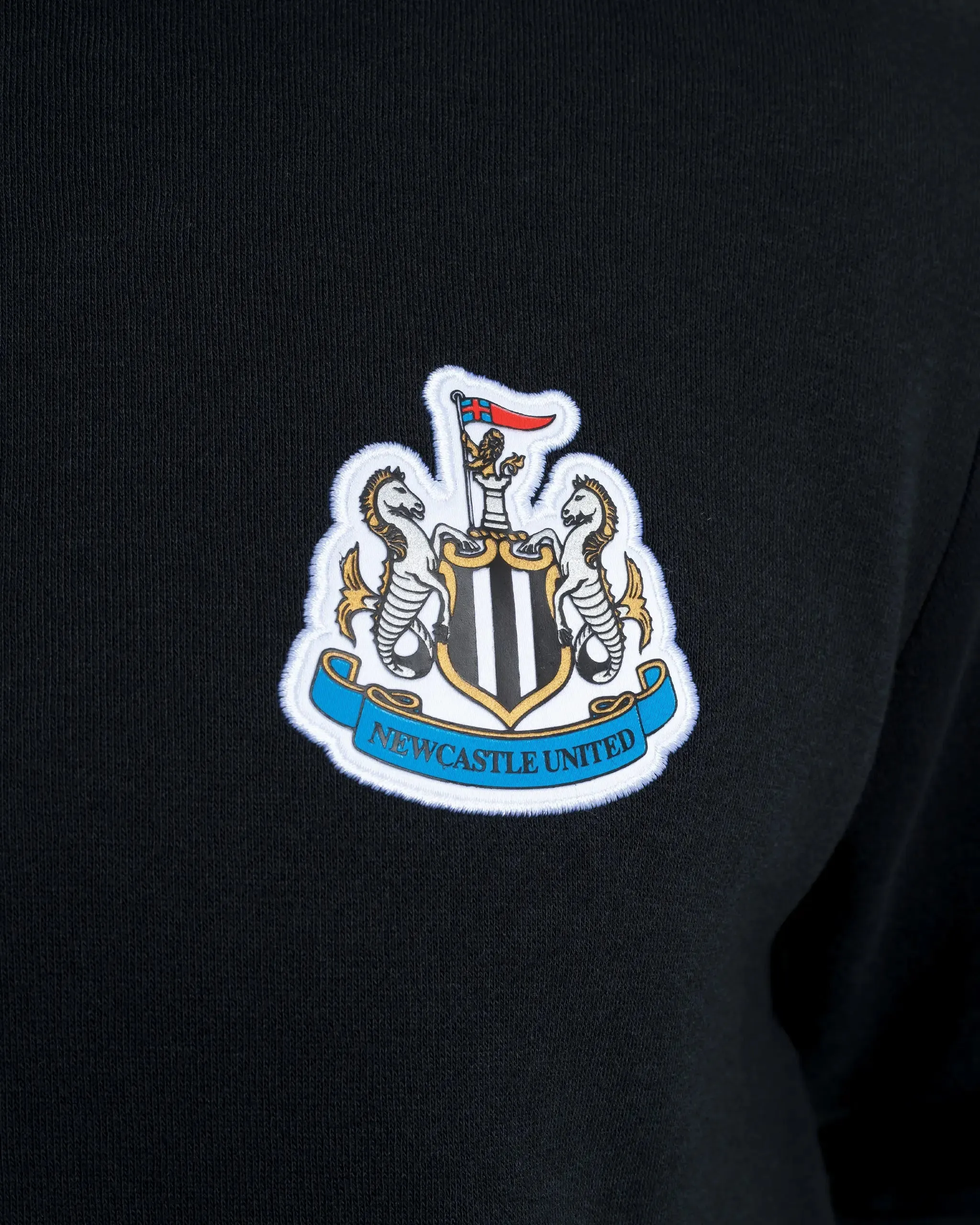 Lightweight Wear Cold Day Ready Newcastle United Terrace 1/4 Zip Sweatshirt