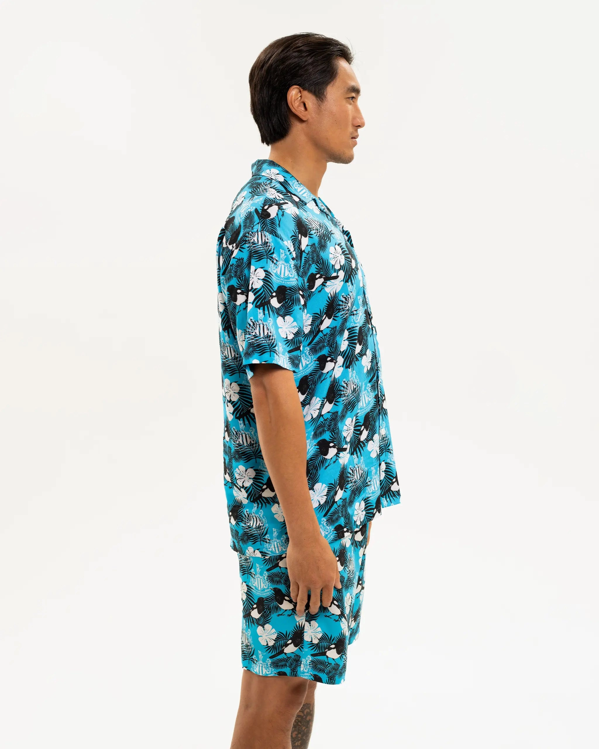 Slim Tailored Newcastle United Men's Blue Magpie Holiday Shirt