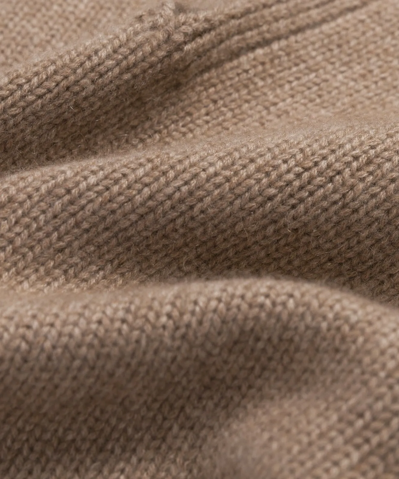Fashion-Forward Look Cashmere Phoebe Polo