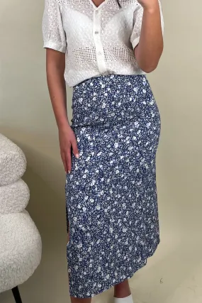 Elevated Casual Visual Outfit Nova Elite Floral Print Slip Skirt