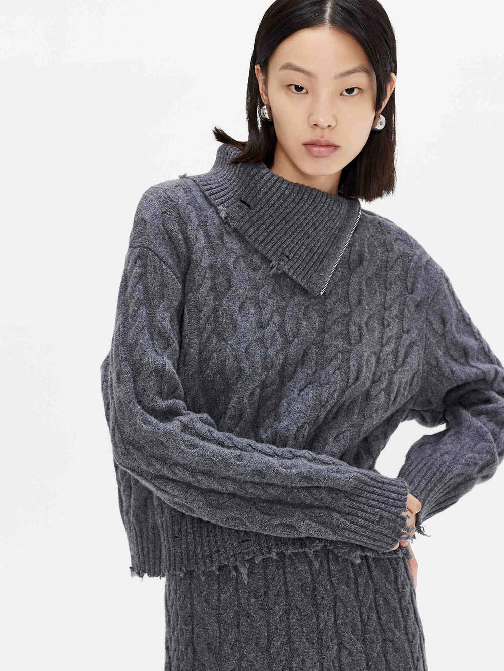 Multi Directional Stretch Heat Retention Layer Turtleneck Cable Knitted Sweater